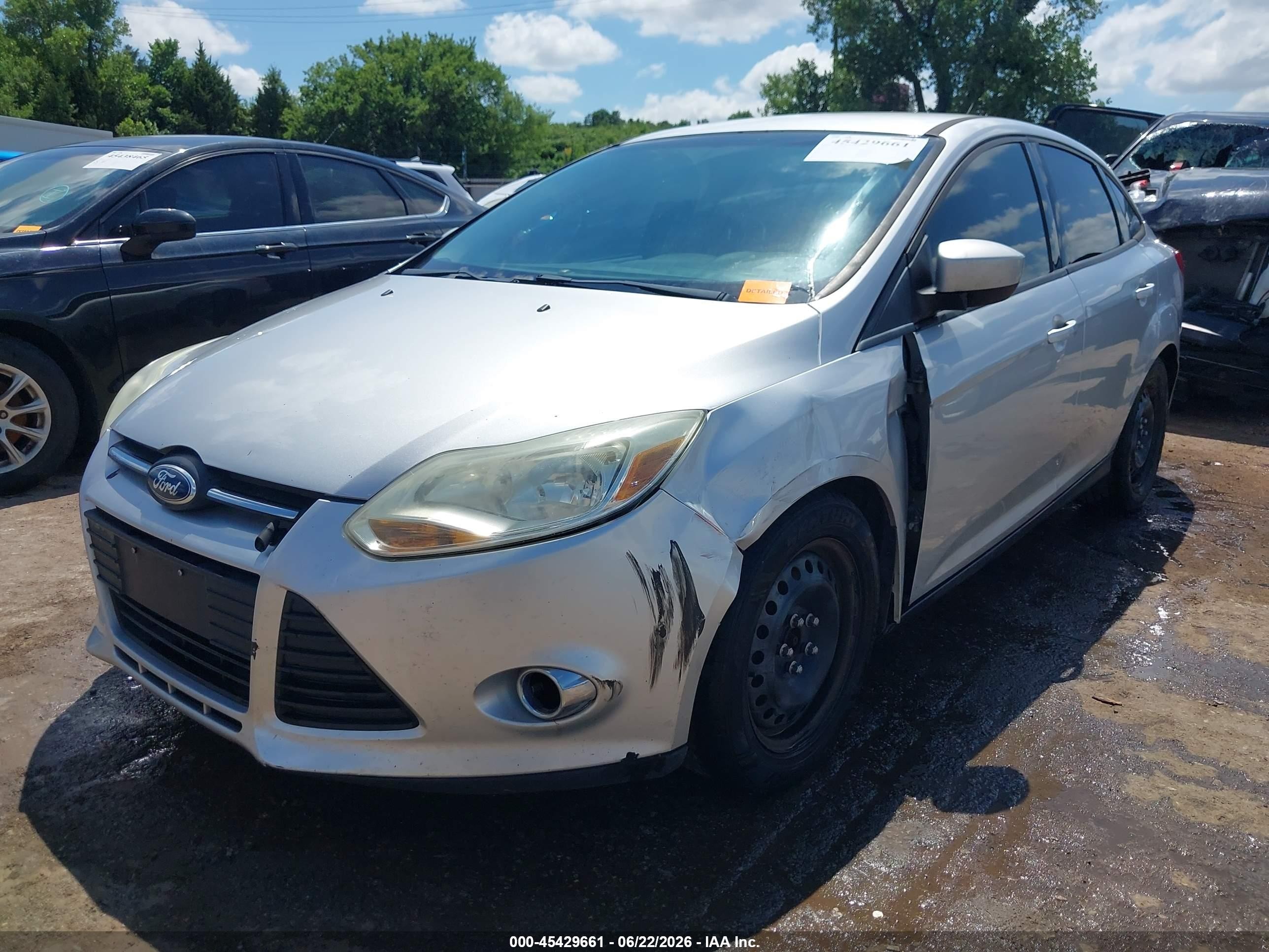 2012 Ford Focus Se Silver vin: 1FAHP3F2XCL273027