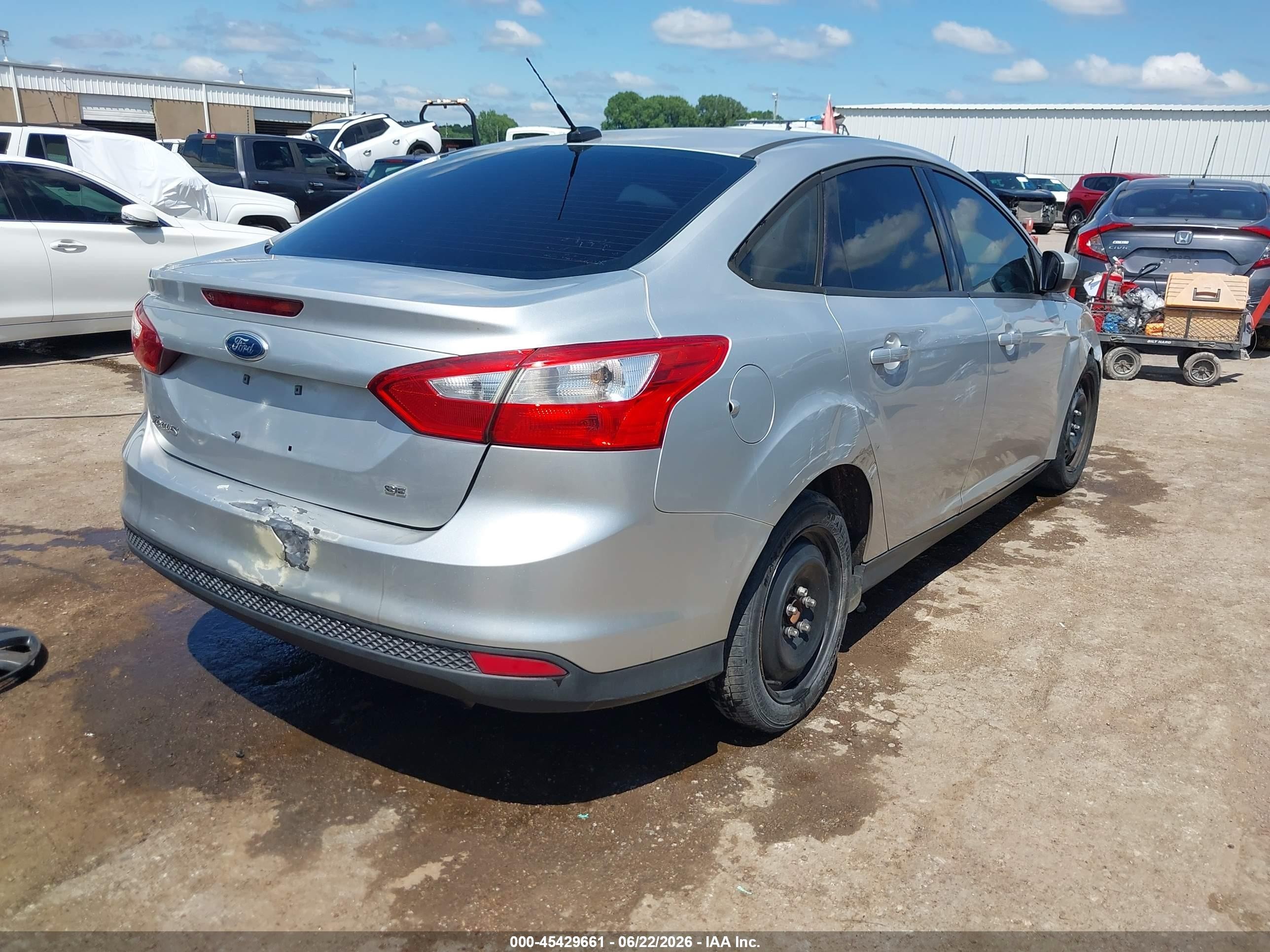 2012 Ford Focus Se Silver vin: 1FAHP3F2XCL273027