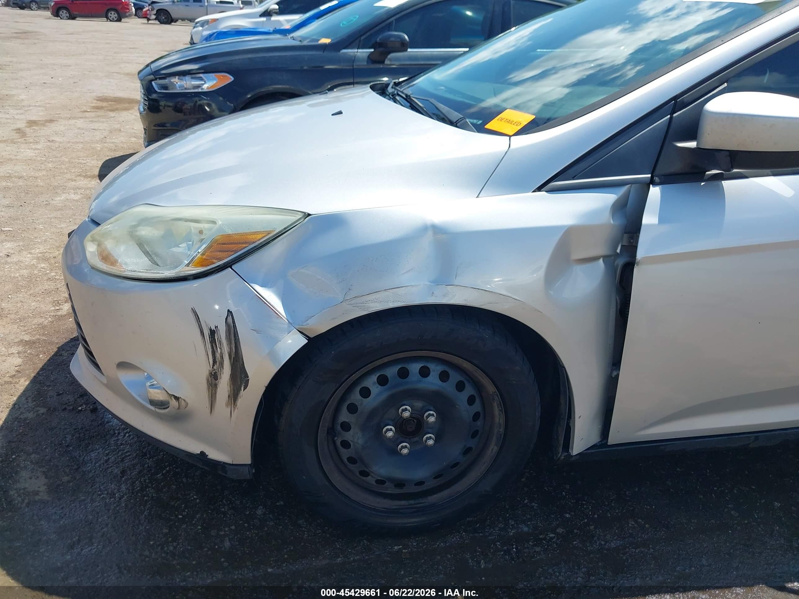 2012 Ford Focus Se Silver vin: 1FAHP3F2XCL273027