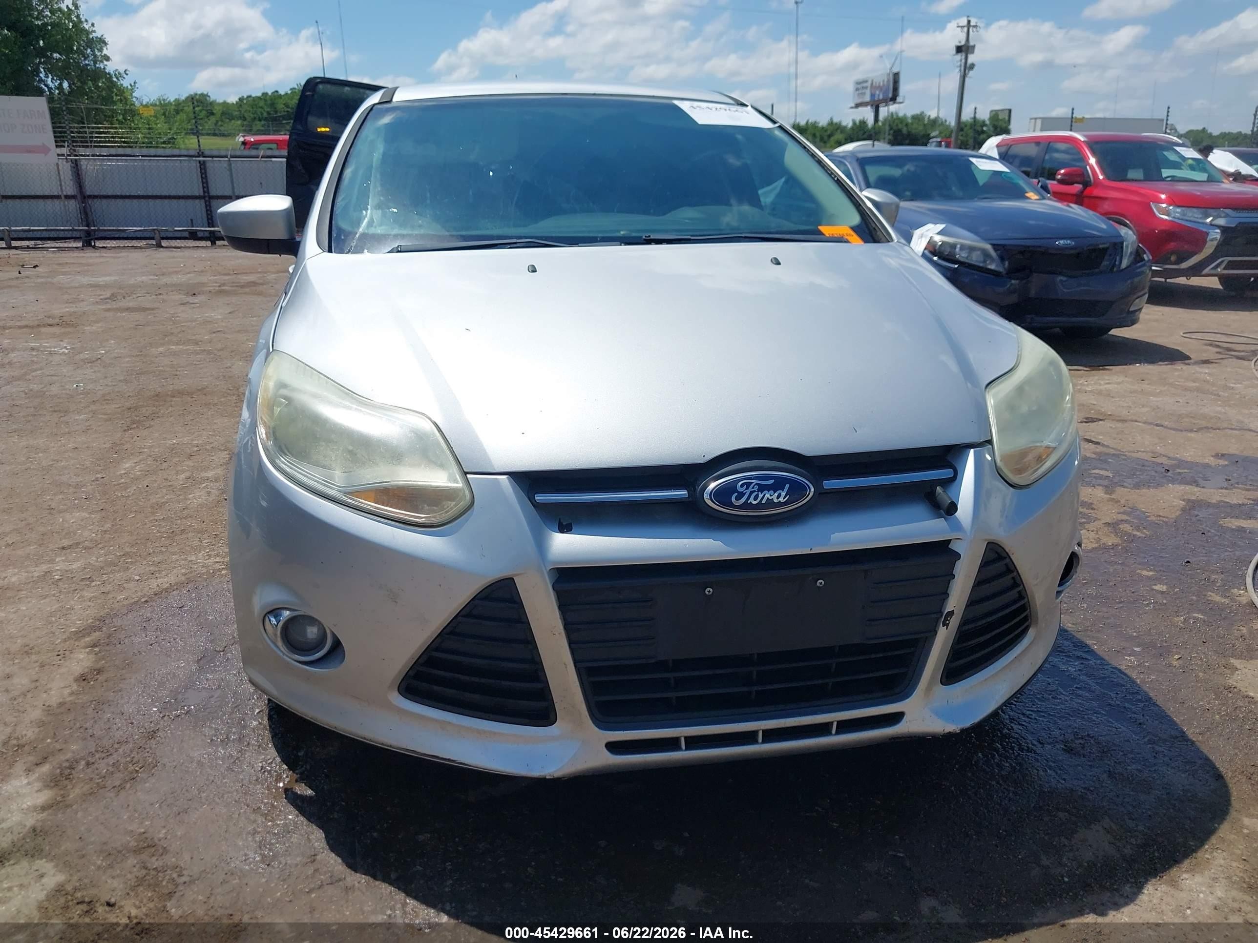 2012 Ford Focus Se Silver vin: 1FAHP3F2XCL273027