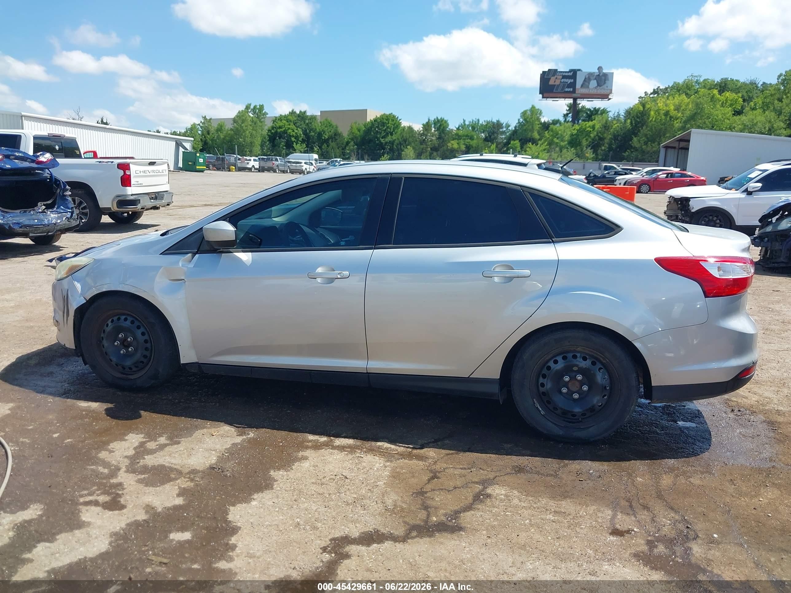 2012 Ford Focus Se Silver vin: 1FAHP3F2XCL273027