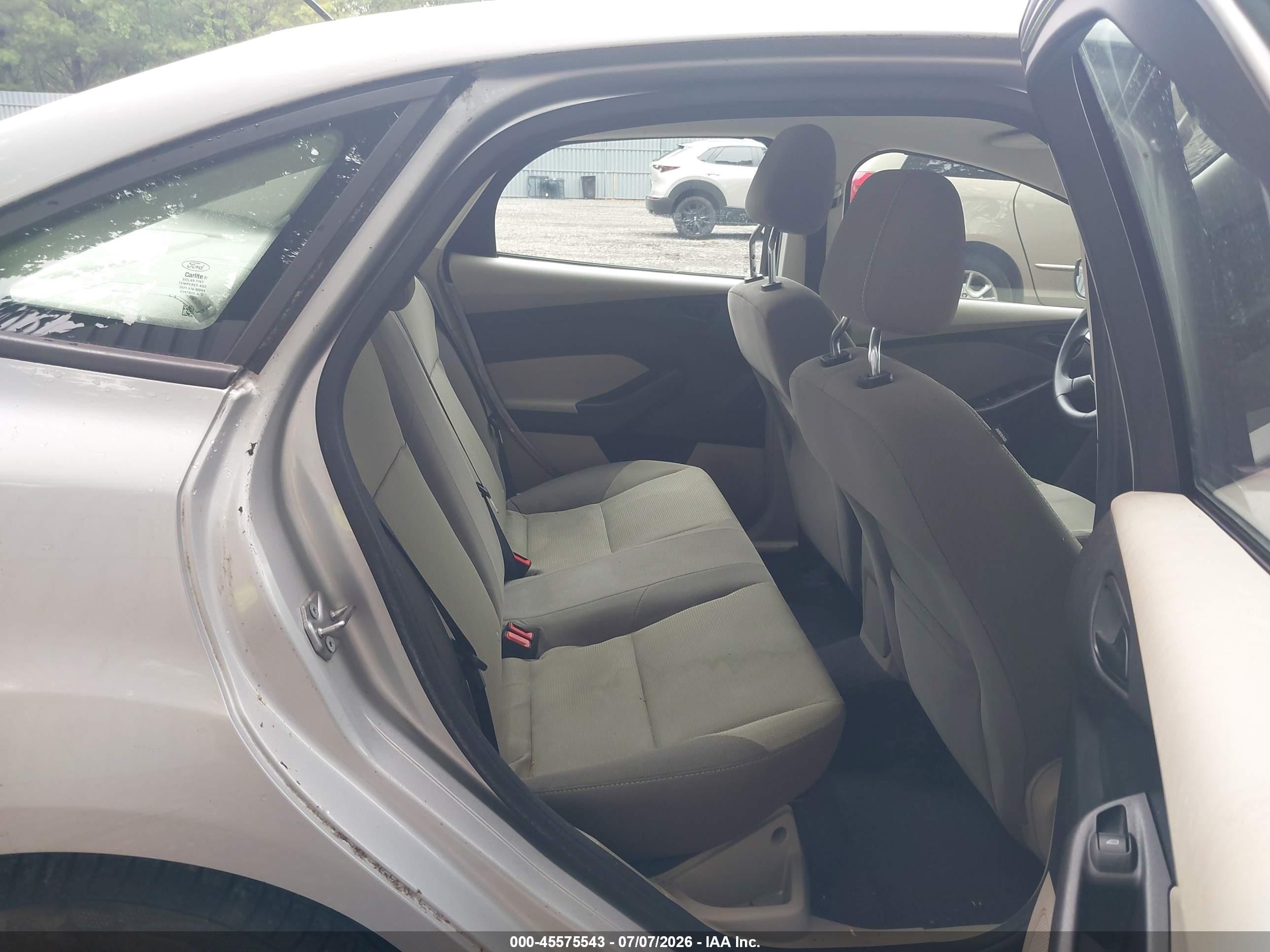 2012 Ford Focus Se Silver vin: 1FAHP3F2XCL292323
