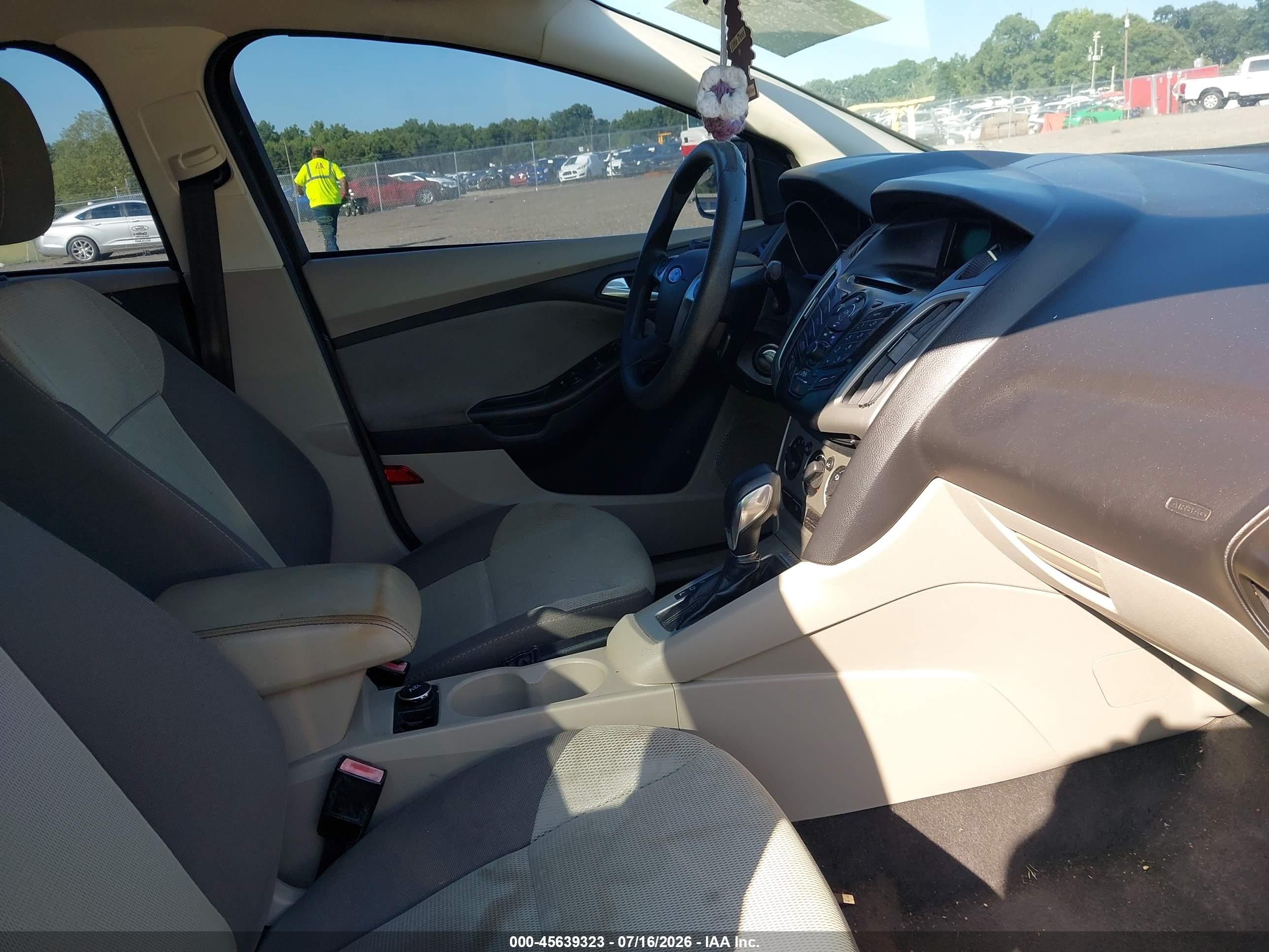 2012 Ford Focus Se Gray vin: 1FAHP3F2XCL327877
