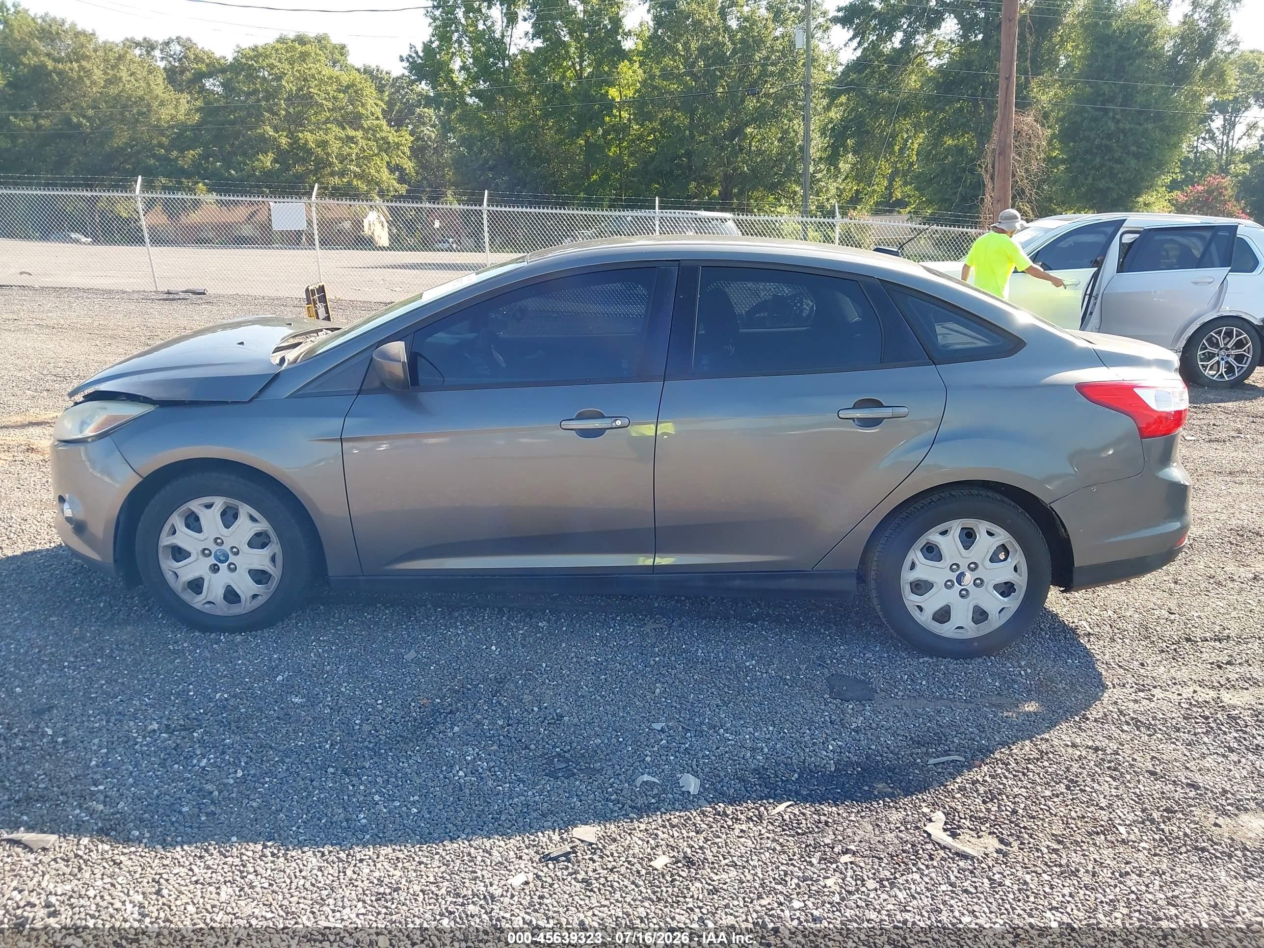 2012 Ford Focus Se Gray vin: 1FAHP3F2XCL327877