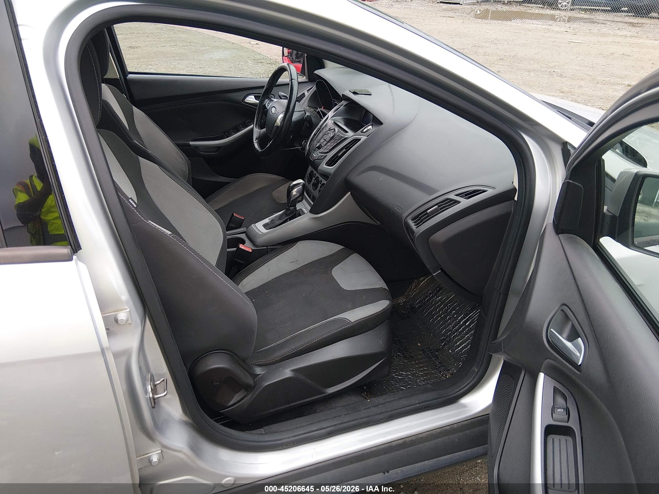 2012 Ford Focus Se Silver vin: 1FAHP3F2XCL341343