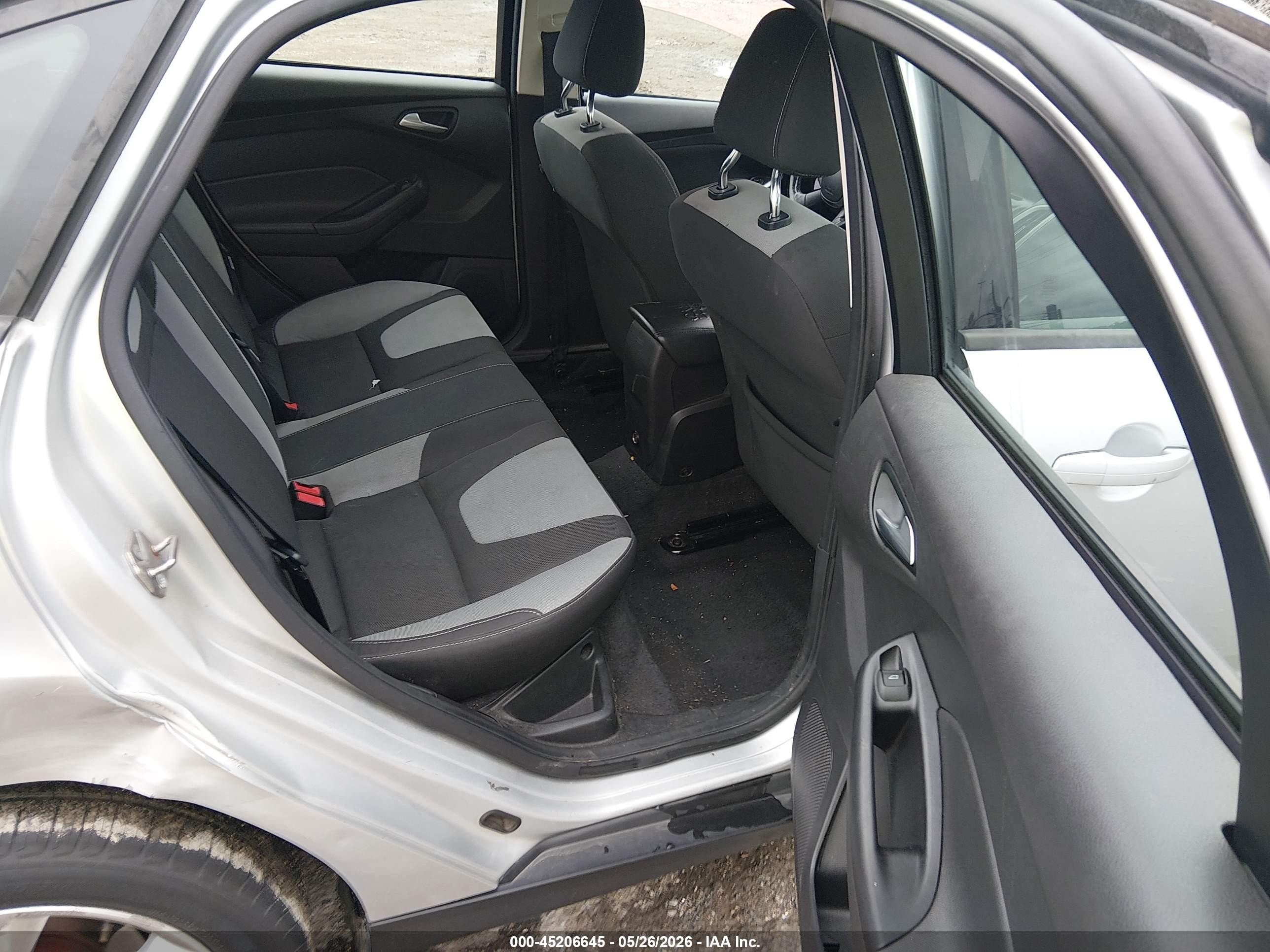 2012 Ford Focus Se Silver vin: 1FAHP3F2XCL341343