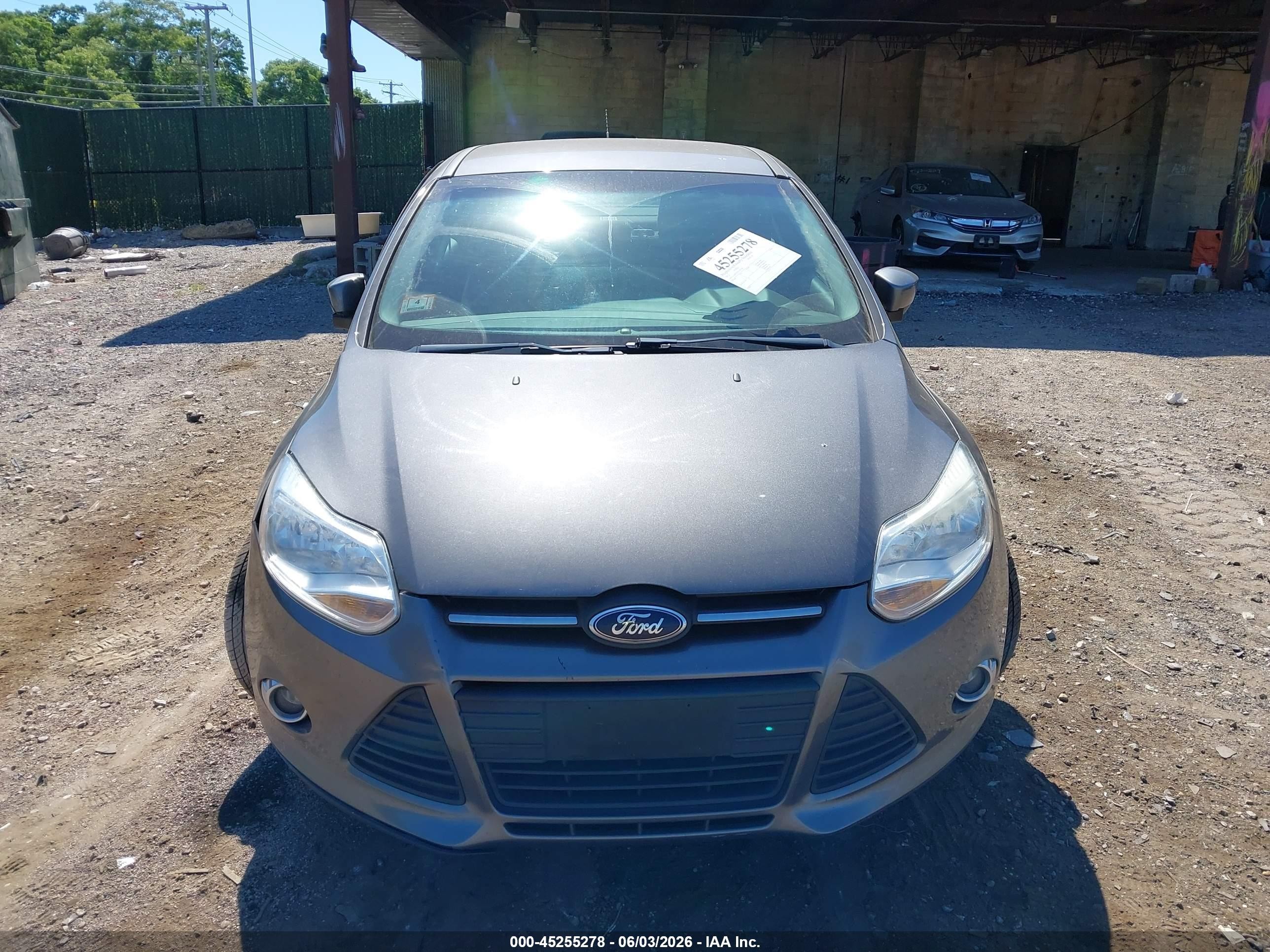 2012 Ford Focus Se Gray vin: 1FAHP3F2XCL355548