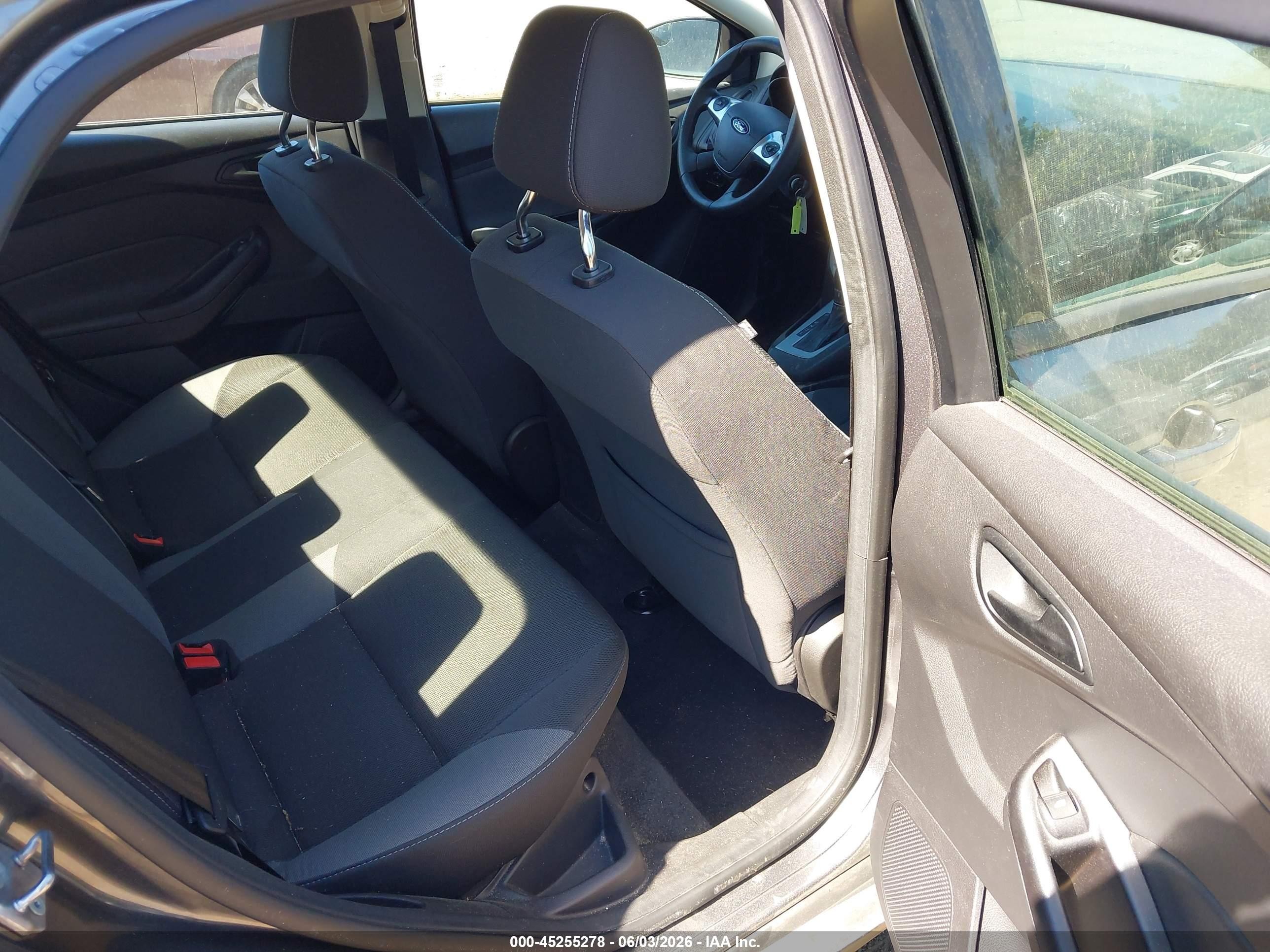 2012 Ford Focus Se Gray vin: 1FAHP3F2XCL355548
