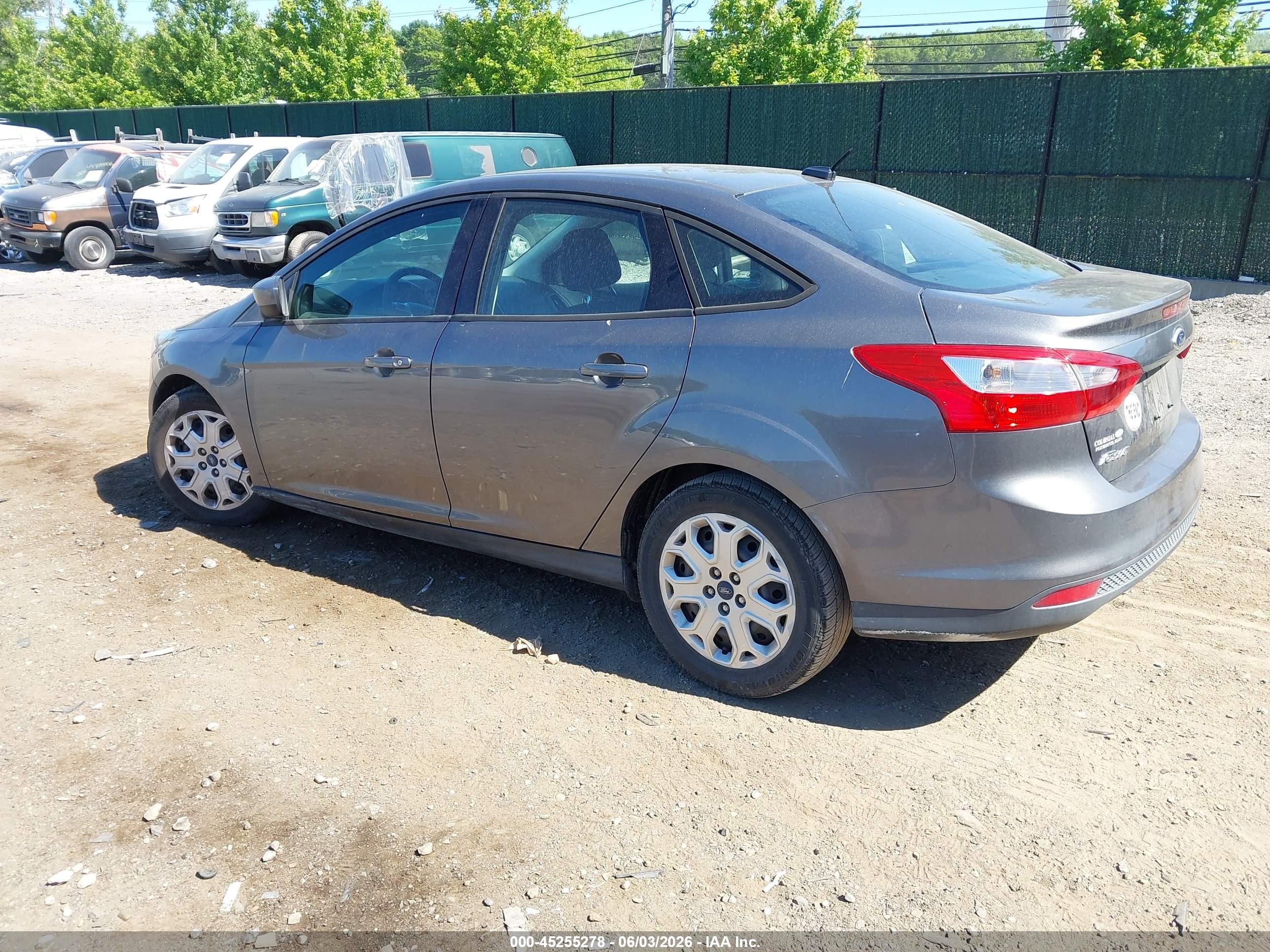 2012 Ford Focus Se Gray vin: 1FAHP3F2XCL355548