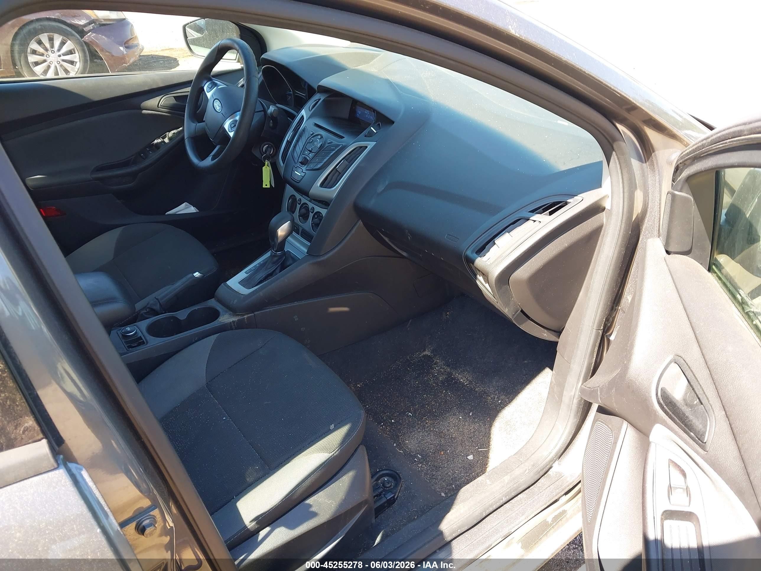 2012 Ford Focus Se Gray vin: 1FAHP3F2XCL355548