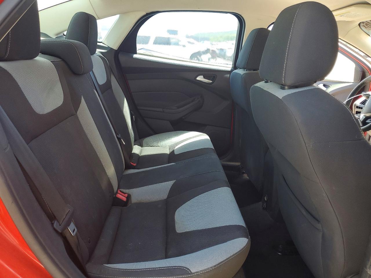 2012 Ford Focus Se Red vin: 1FAHP3F2XCL391496