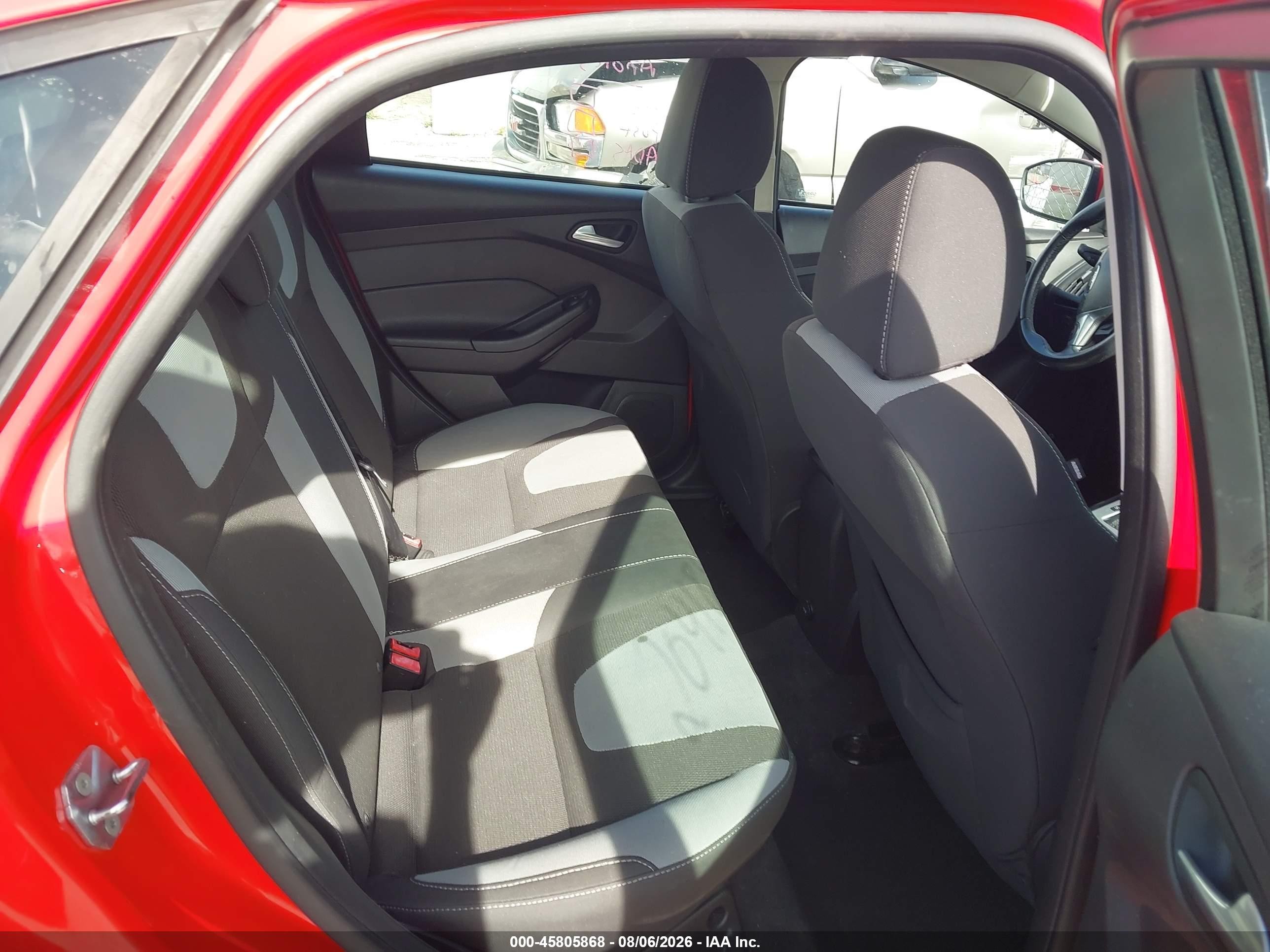 2012 Ford Focus Se Red vin: 1FAHP3F2XCL408149