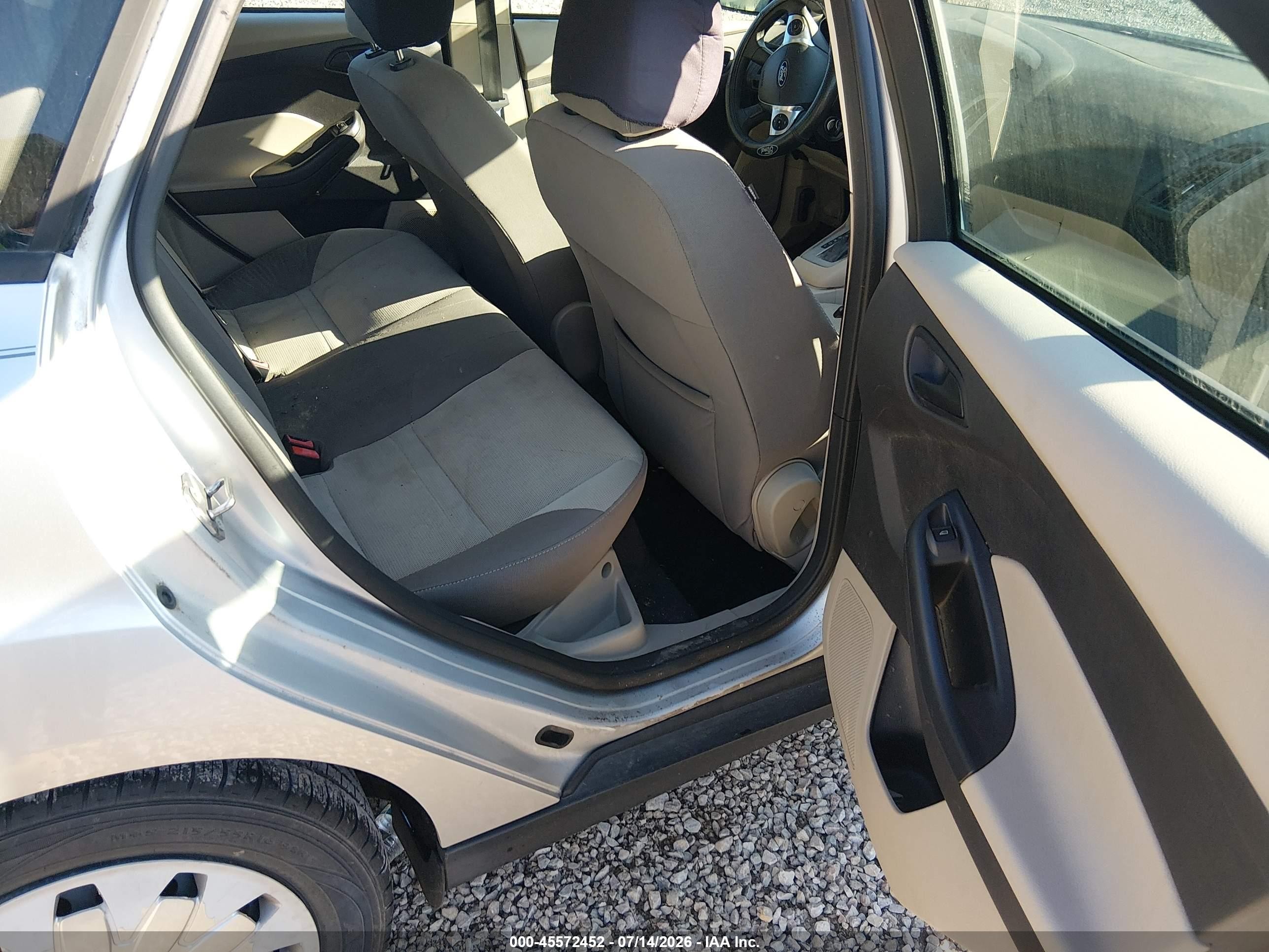 2012 Ford Focus Se Silver vin: 1FAHP3F2XCL413674