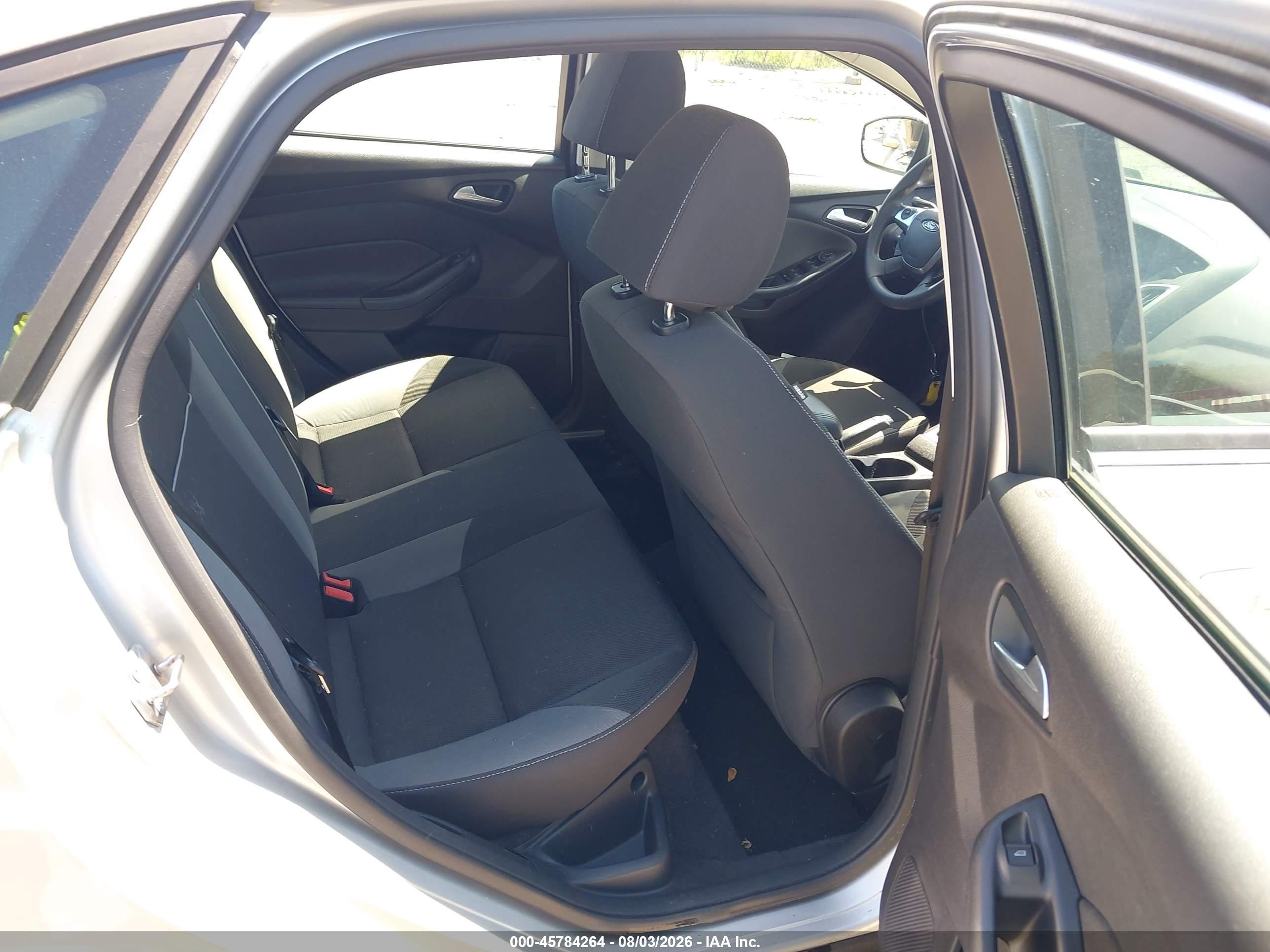 2012 Ford Focus Se Серебряный vin: 1FAHP3F2XCL447100