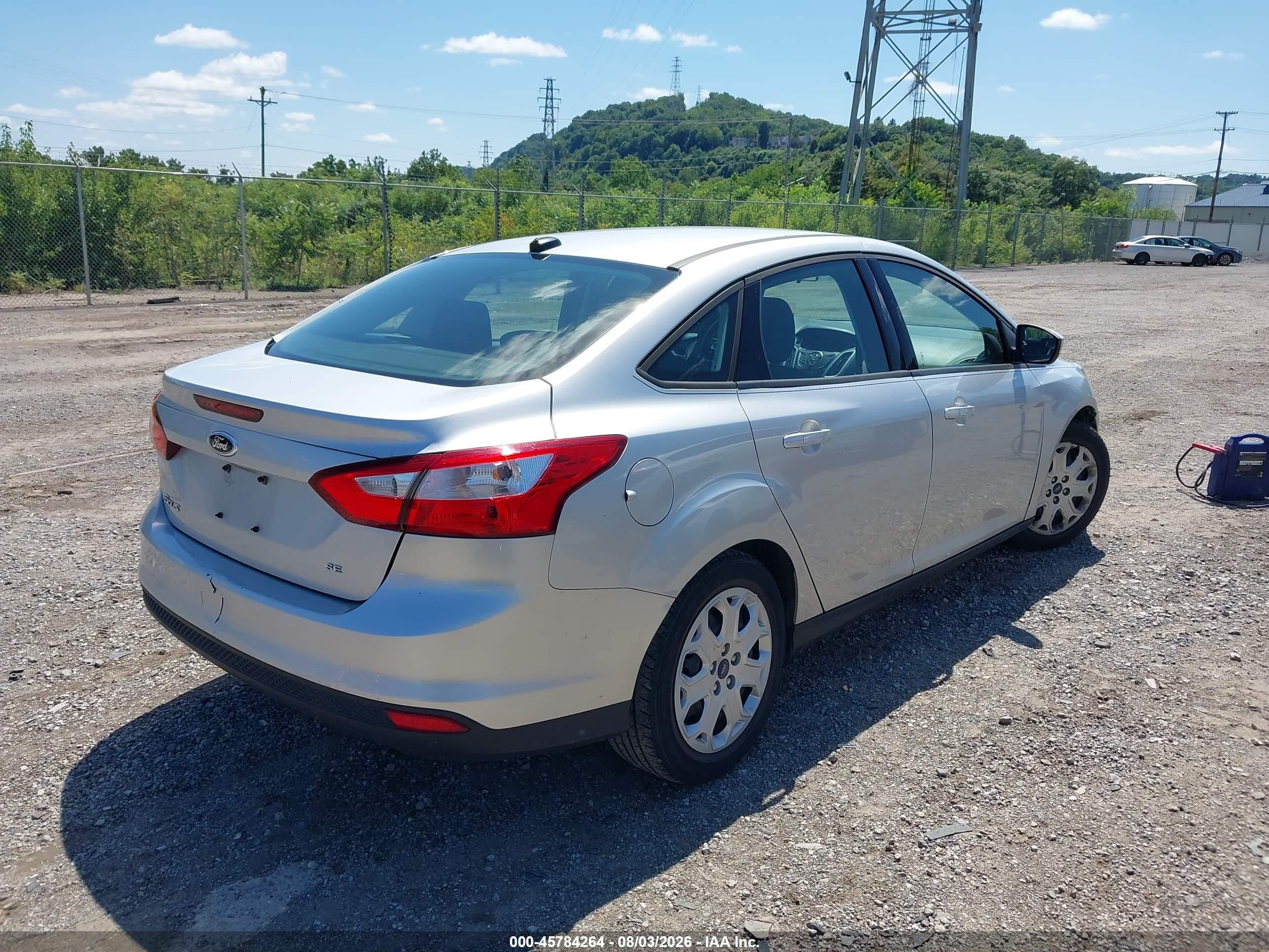 2012 Ford Focus Se Серебряный vin: 1FAHP3F2XCL447100