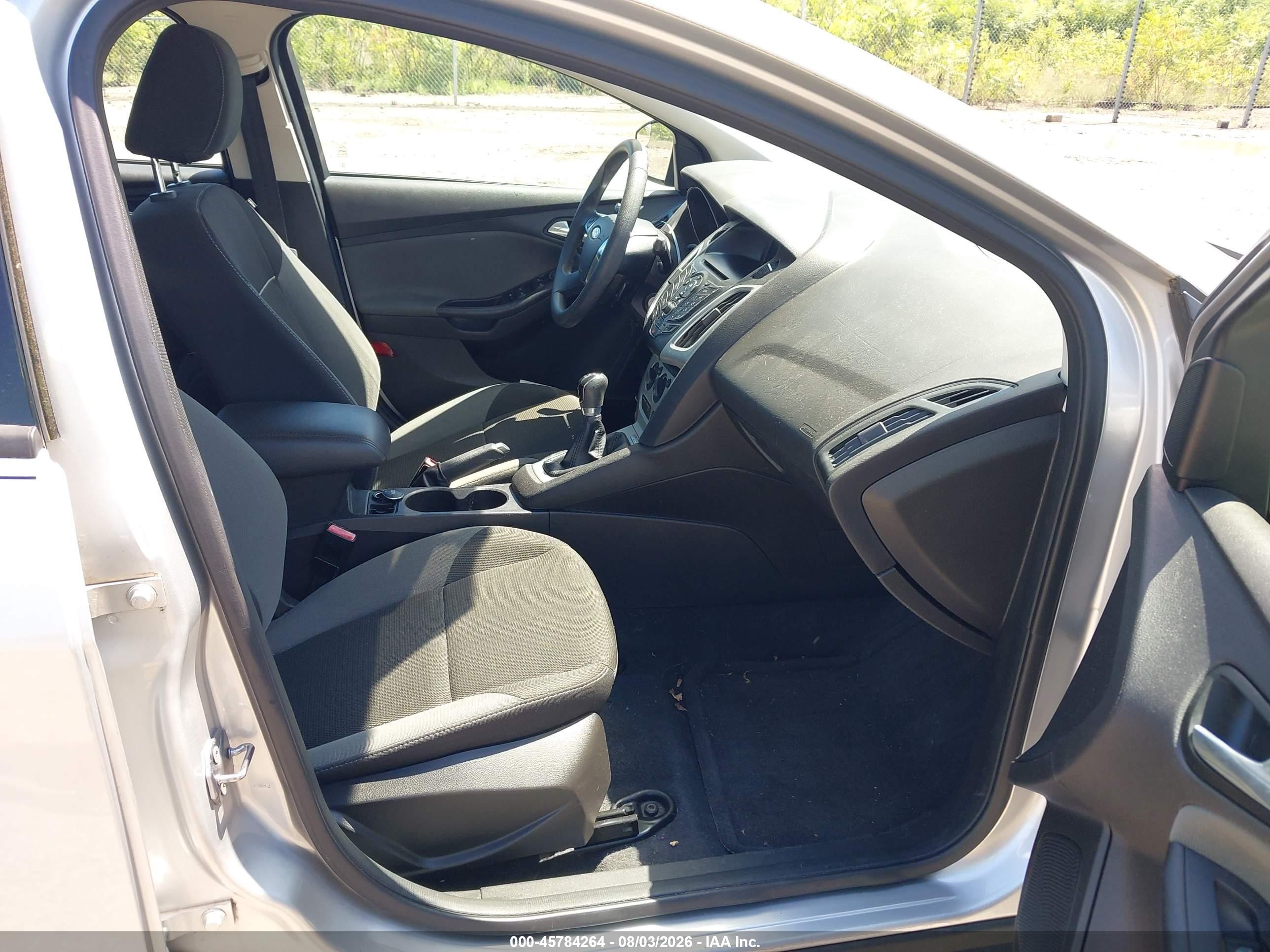 2012 Ford Focus Se Серебряный vin: 1FAHP3F2XCL447100