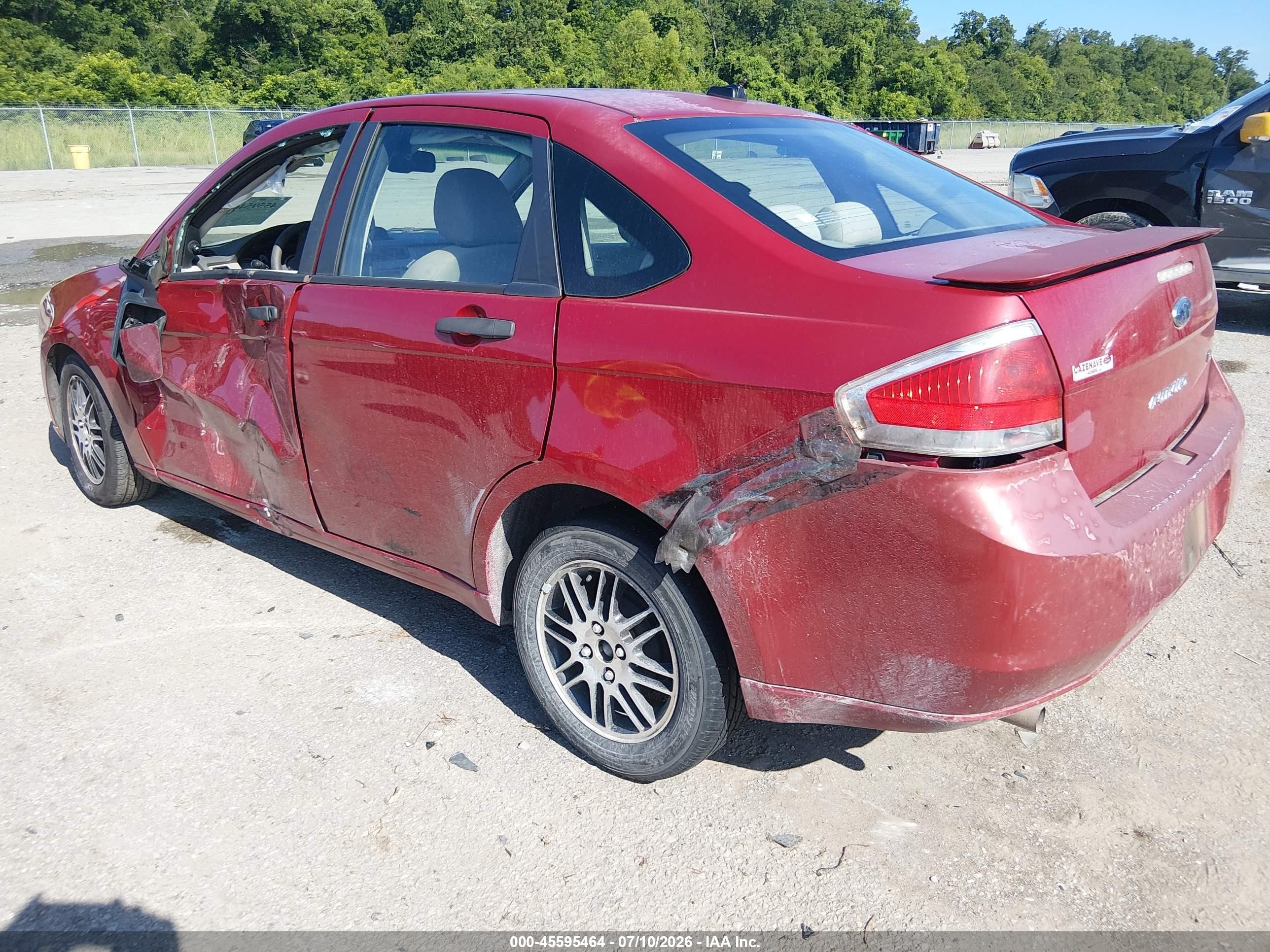 2010 Ford Focus Se Red vin: 1FAHP3FN0AW115799