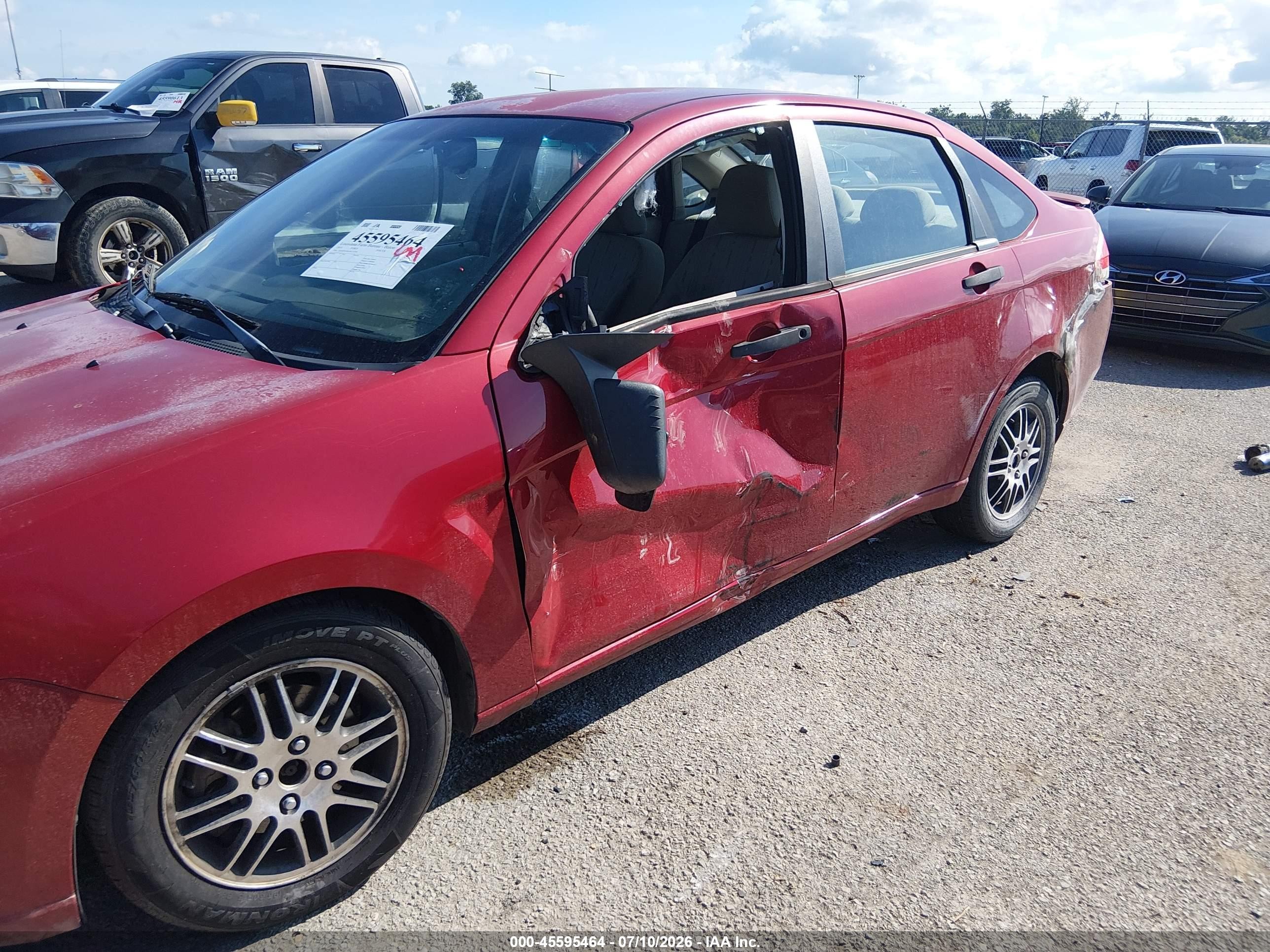 2010 Ford Focus Se Red vin: 1FAHP3FN0AW115799