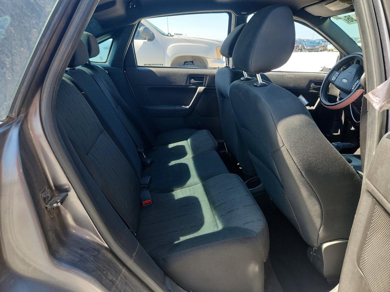 2010 Ford Focus Se Угольный vin: 1FAHP3FN0AW117617