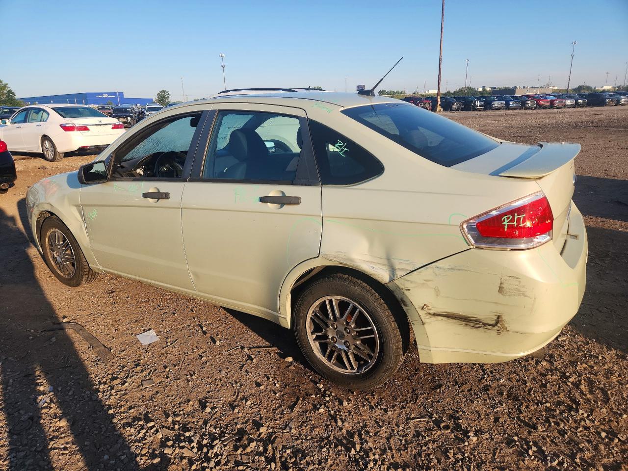 2010 Ford Focus Se Зеленый vin: 1FAHP3FN0AW139892