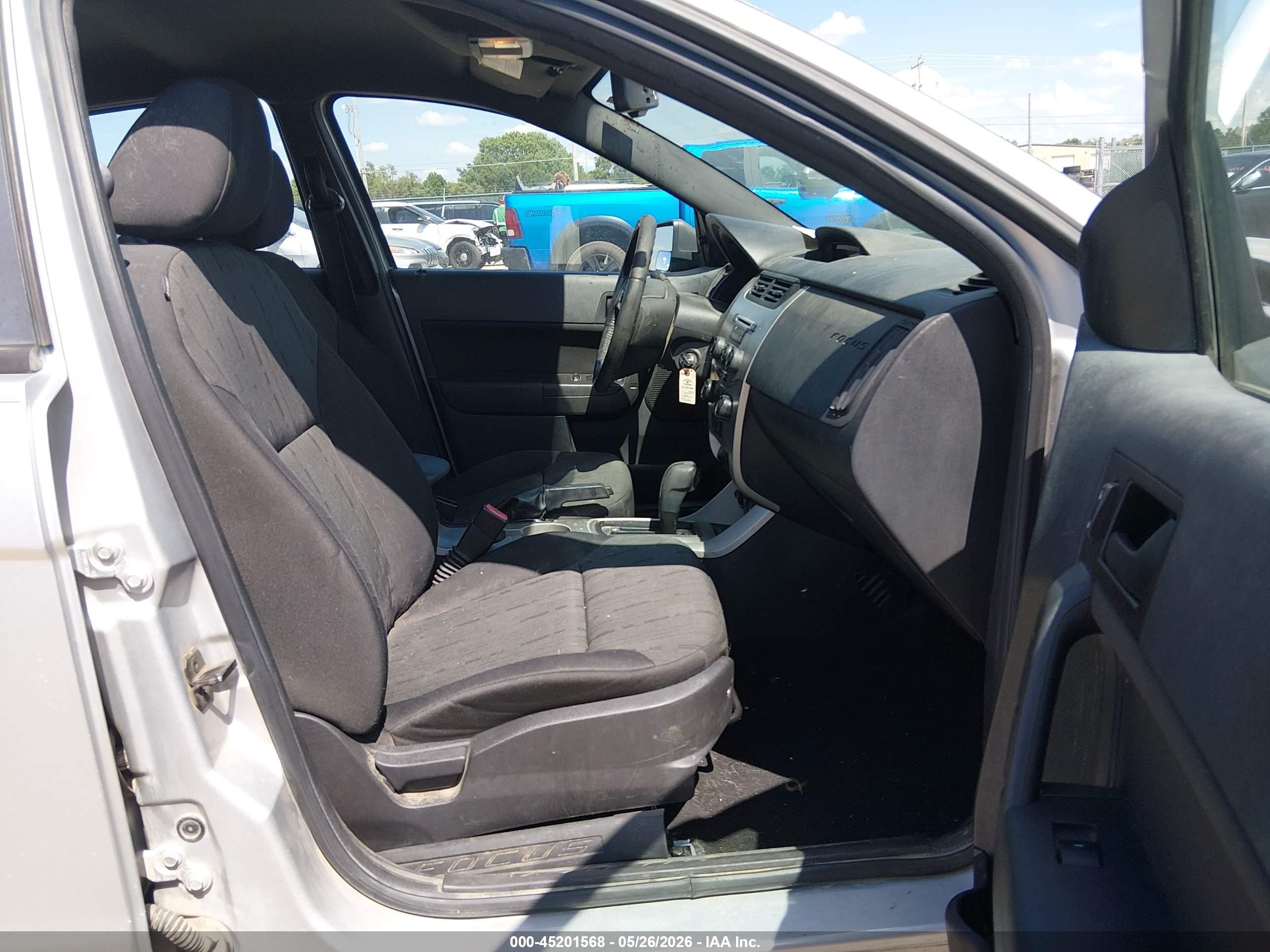 2010 Ford Focus Se Серый vin: 1FAHP3FN0AW168437
