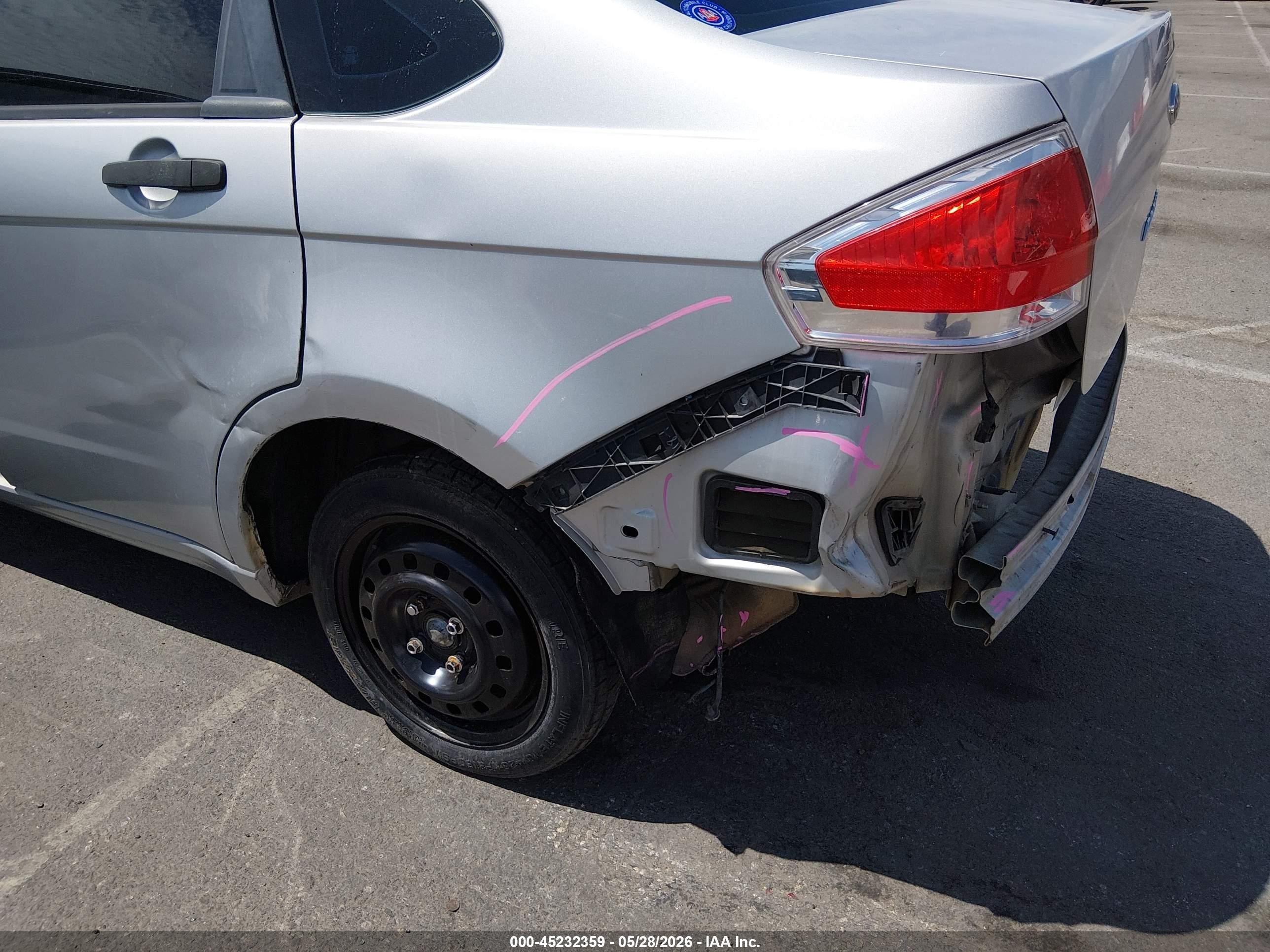 2010 Ford Focus Se Серебряный vin: 1FAHP3FN0AW235828