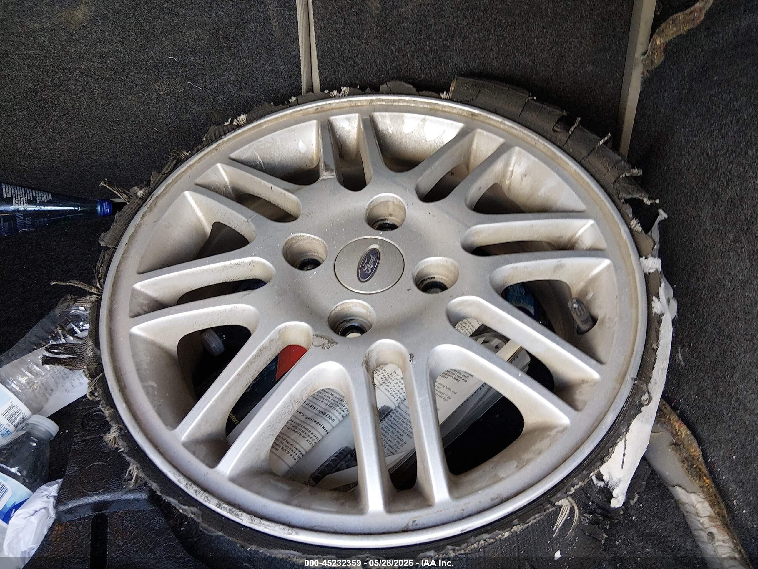 2010 Ford Focus Se Серебряный vin: 1FAHP3FN0AW235828