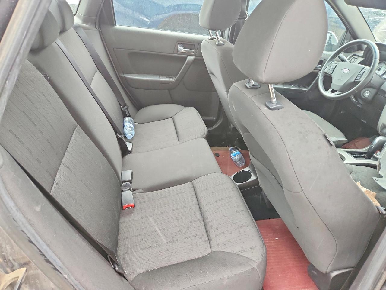 2010 Ford Focus Se Gray vin: 1FAHP3FN0AW240687