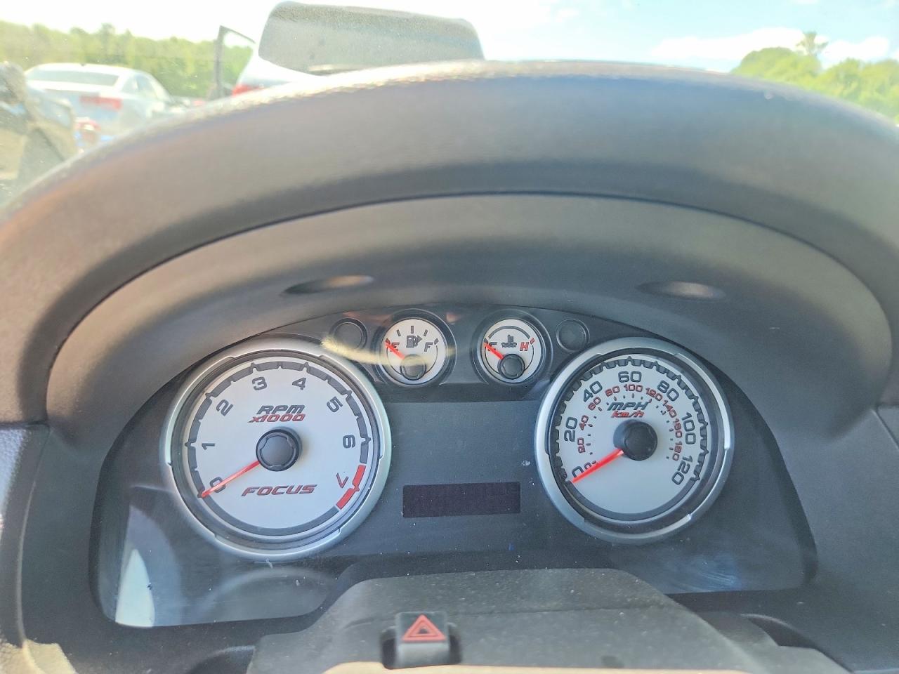 2010 Ford Focus Se White vin: 1FAHP3FN0AW247090