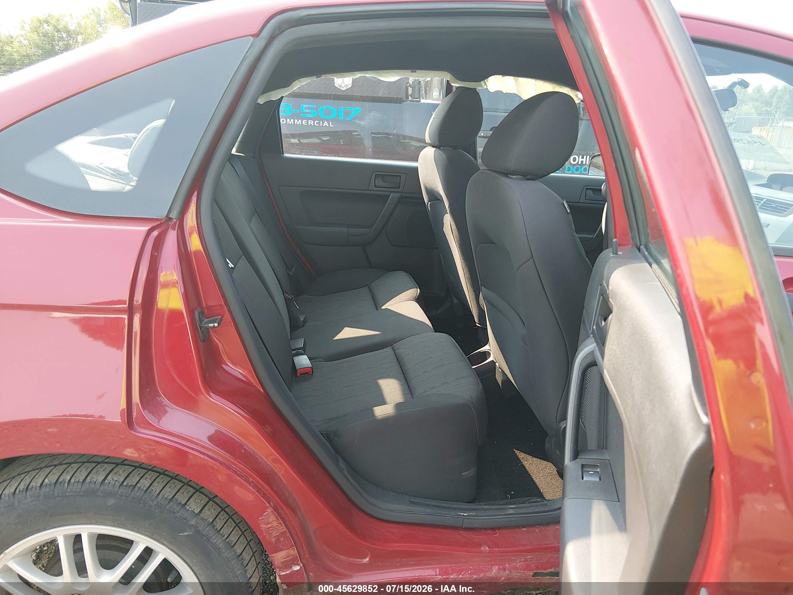 2010 Ford Focus Se Red vin: 1FAHP3FN0AW278212