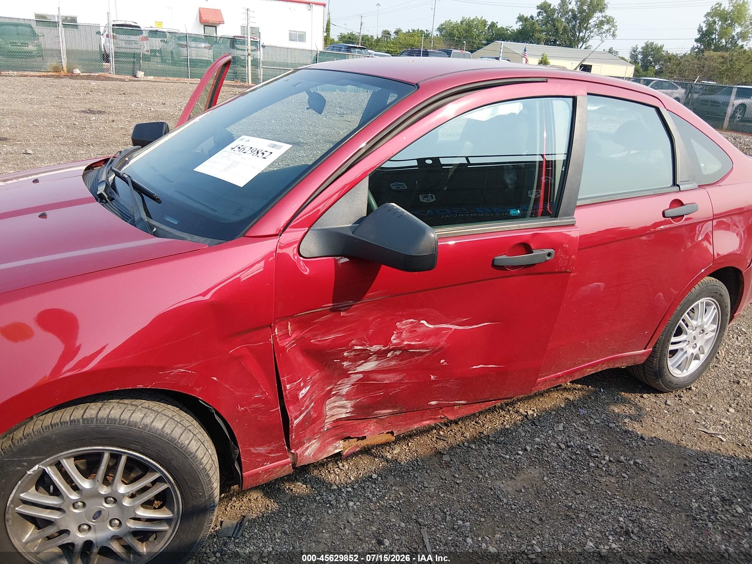 2010 Ford Focus Se Red vin: 1FAHP3FN0AW278212