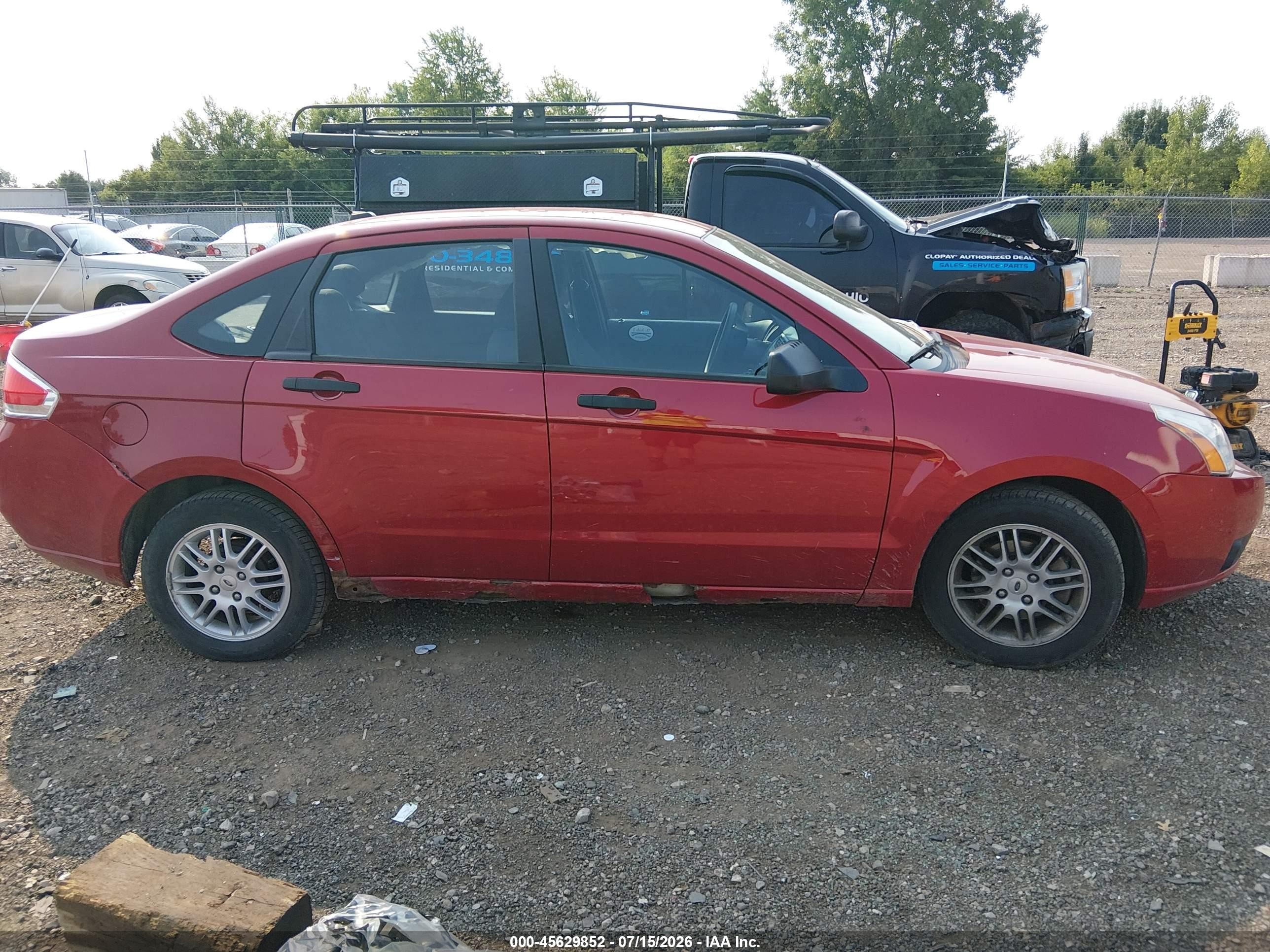 2010 Ford Focus Se Red vin: 1FAHP3FN0AW278212