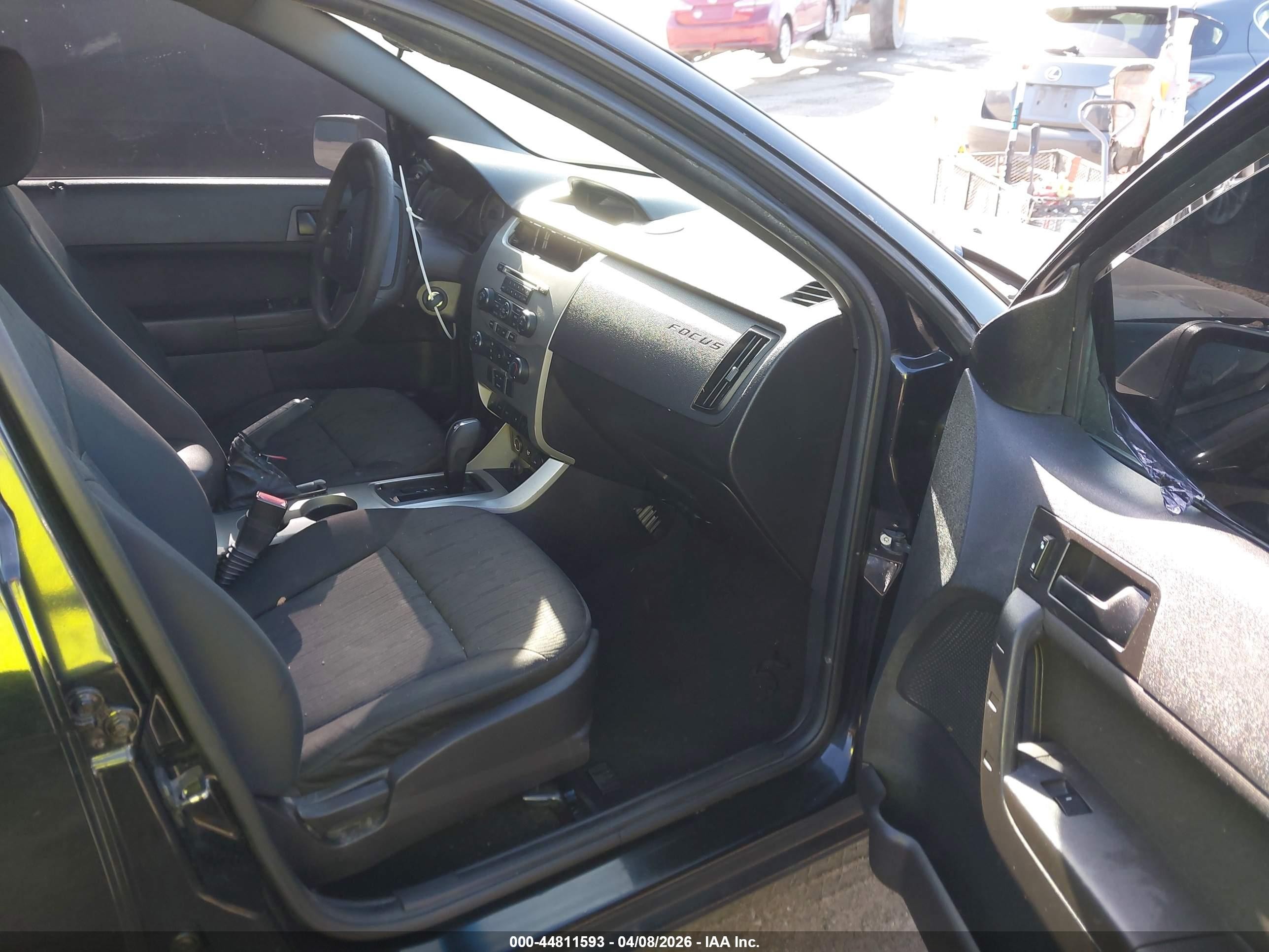 2010 Ford Focus Se Black vin: 1FAHP3FN0AW299206