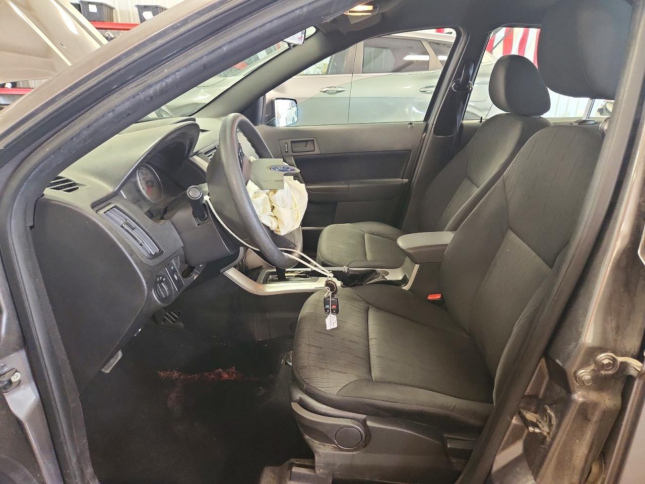 2011 Ford Focus Se Gray vin: 1FAHP3FN0BW149582