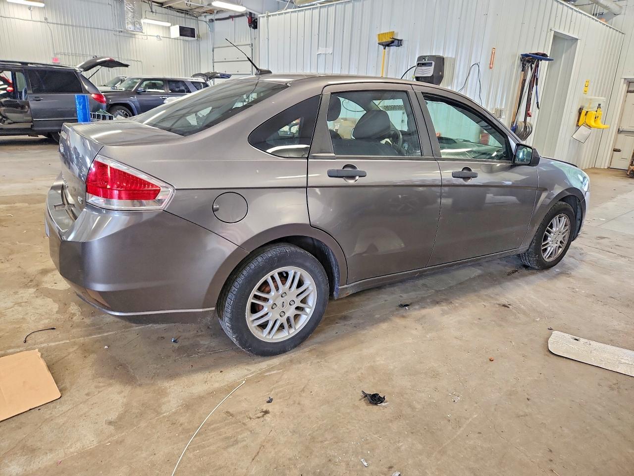 2011 Ford Focus Se Gray vin: 1FAHP3FN0BW149582