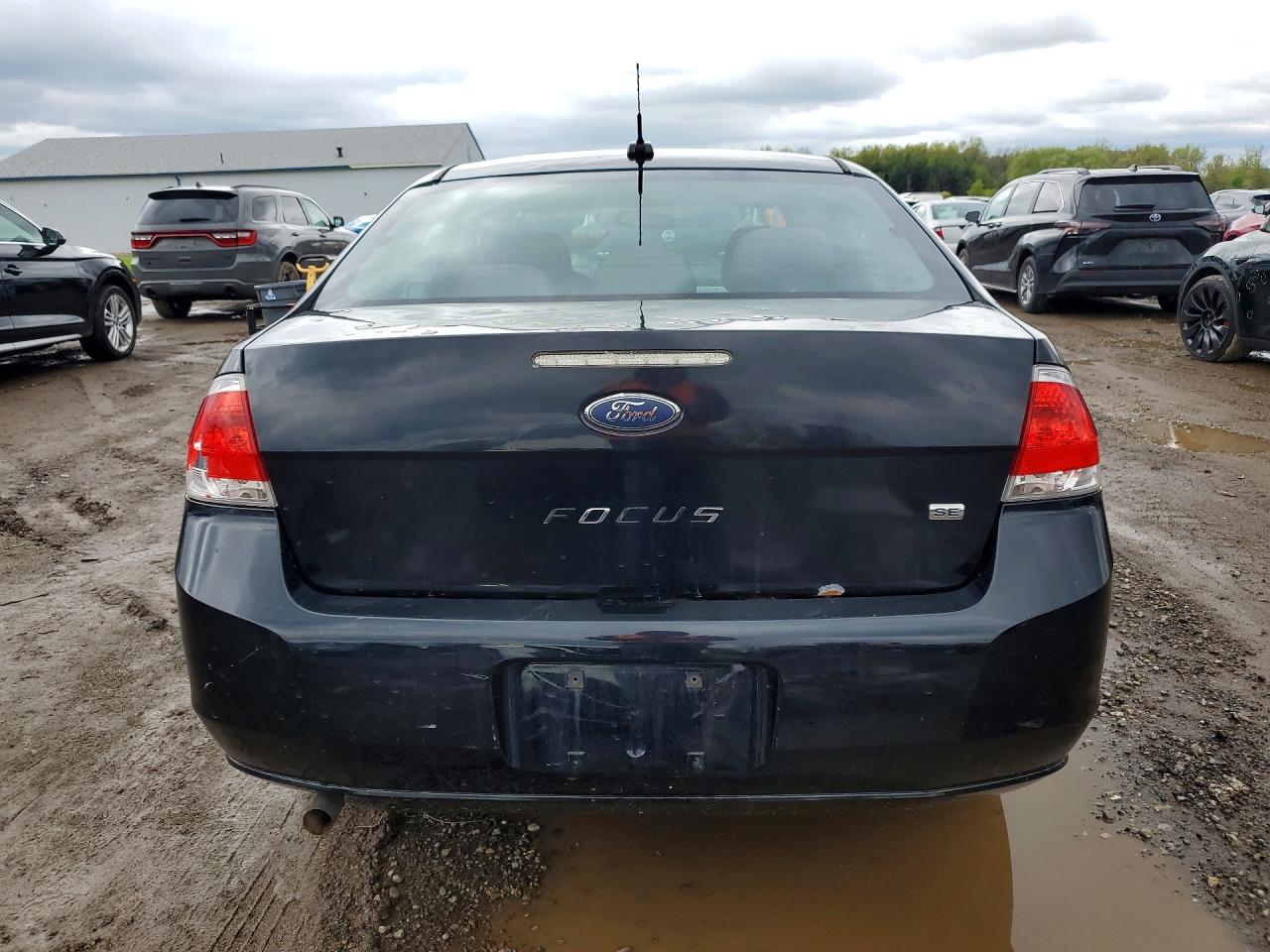 2011 Ford Focus Se Black vin: 1FAHP3FN0BW176877