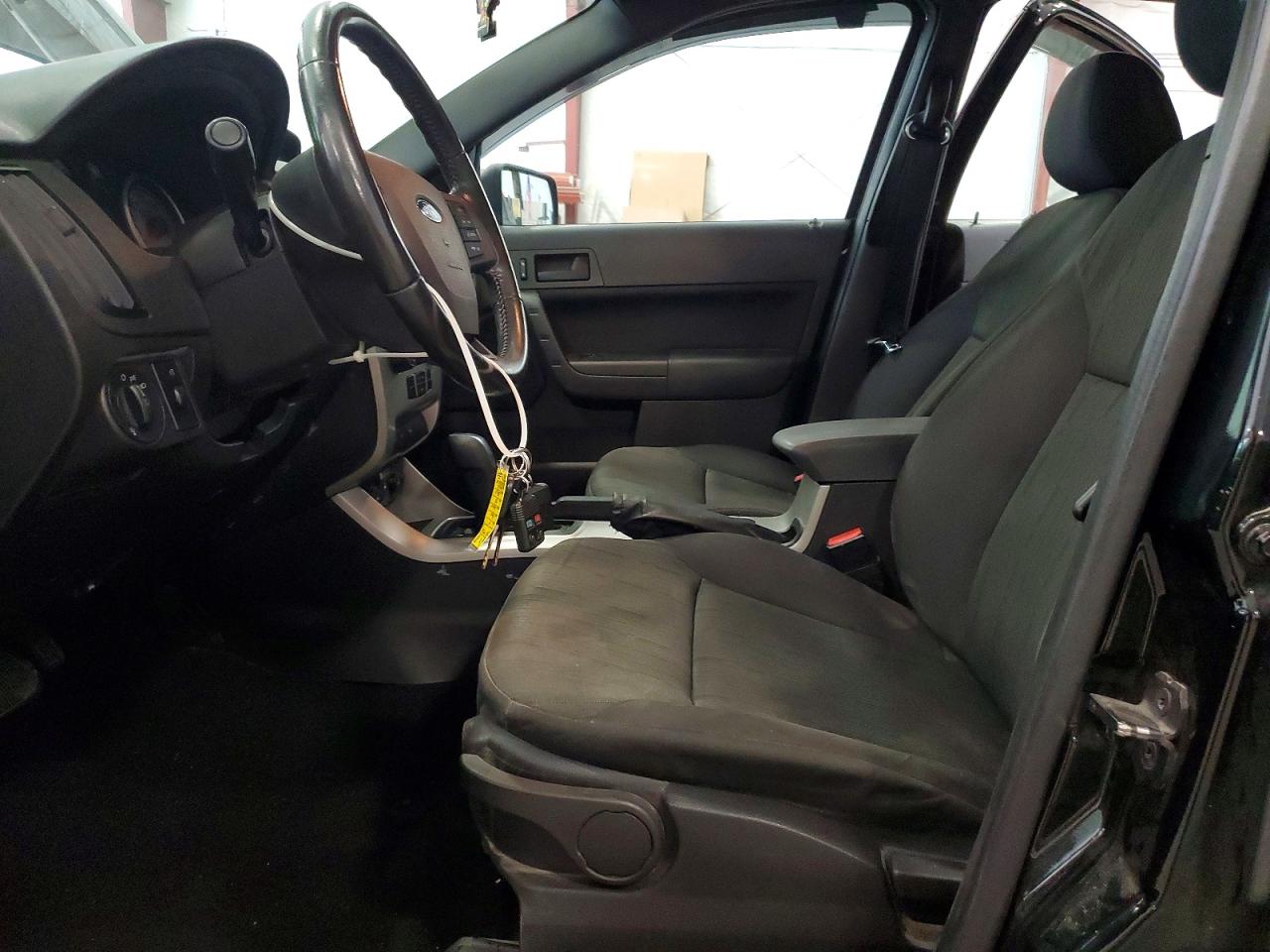 2011 Ford Focus Se Black vin: 1FAHP3FN0BW192562