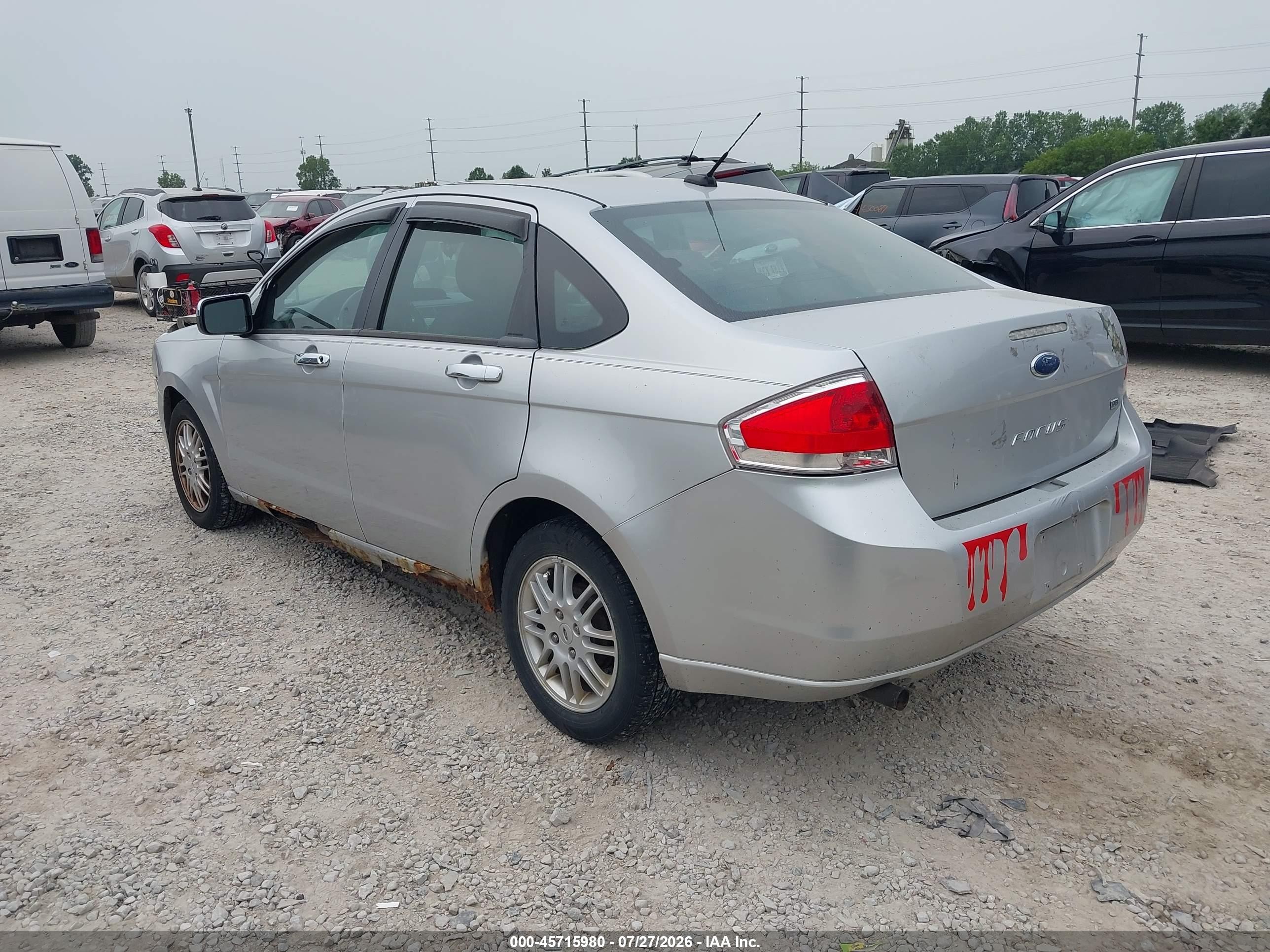 2011 Ford Focus Se Серебряный vin: 1FAHP3FN0BW201177