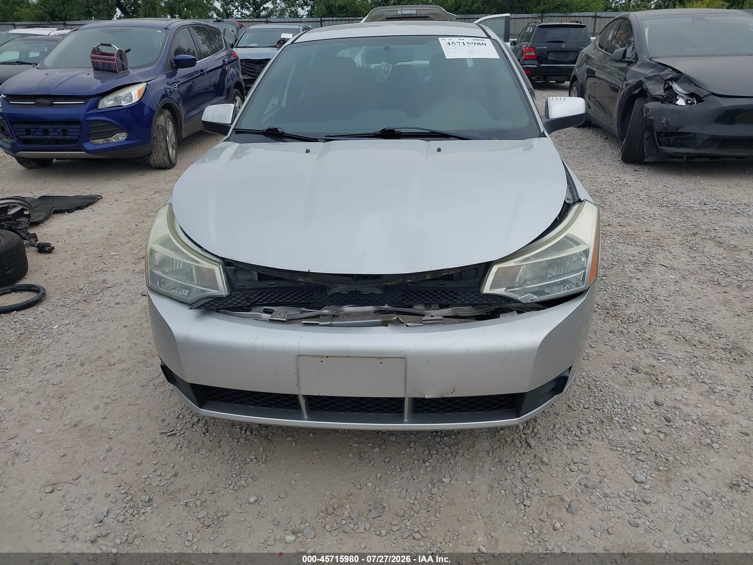2011 Ford Focus Se Серебряный vin: 1FAHP3FN0BW201177