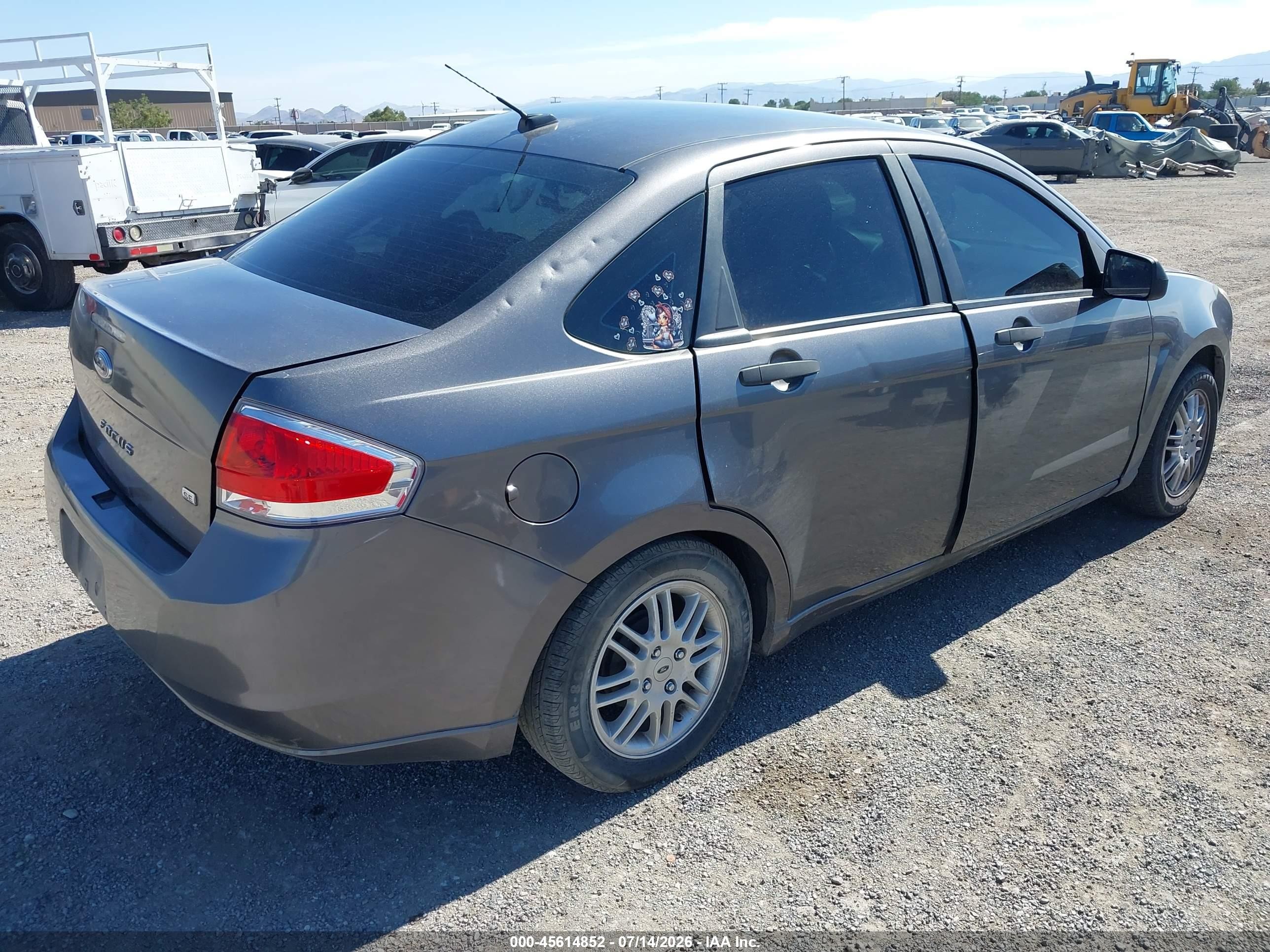 2011 Ford Focus Se Серый vin: 1FAHP3FN0BW203057