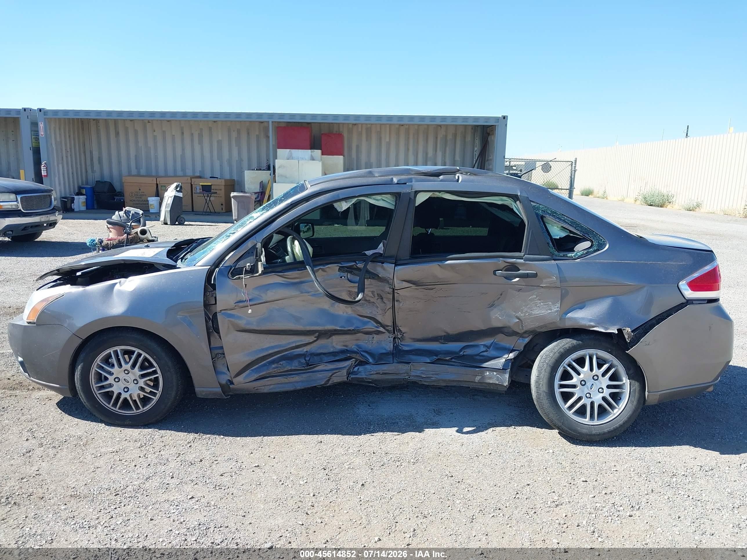 2011 Ford Focus Se Серый vin: 1FAHP3FN0BW203057