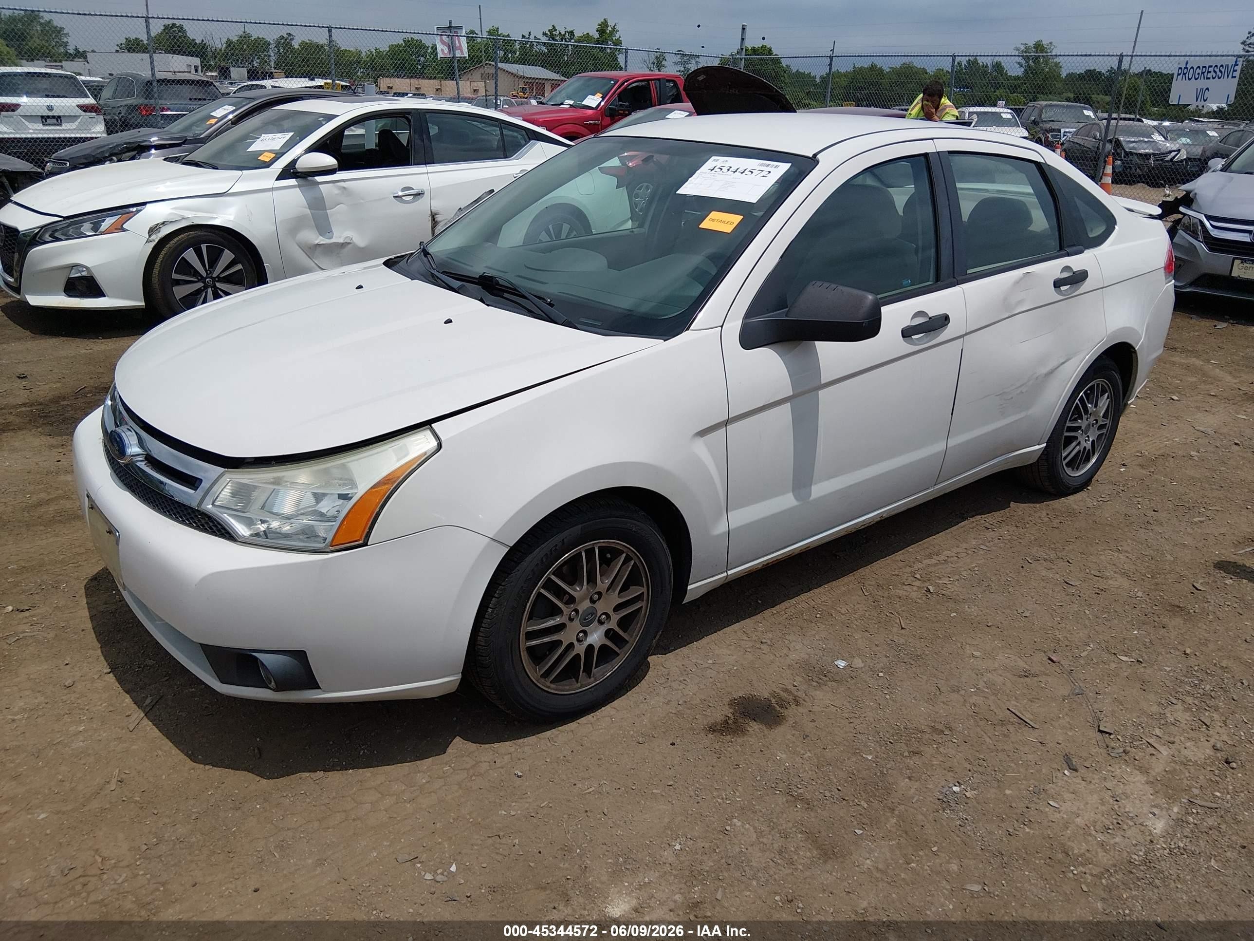 2010 Ford Focus Se White vin: 1FAHP3FN1AW159116