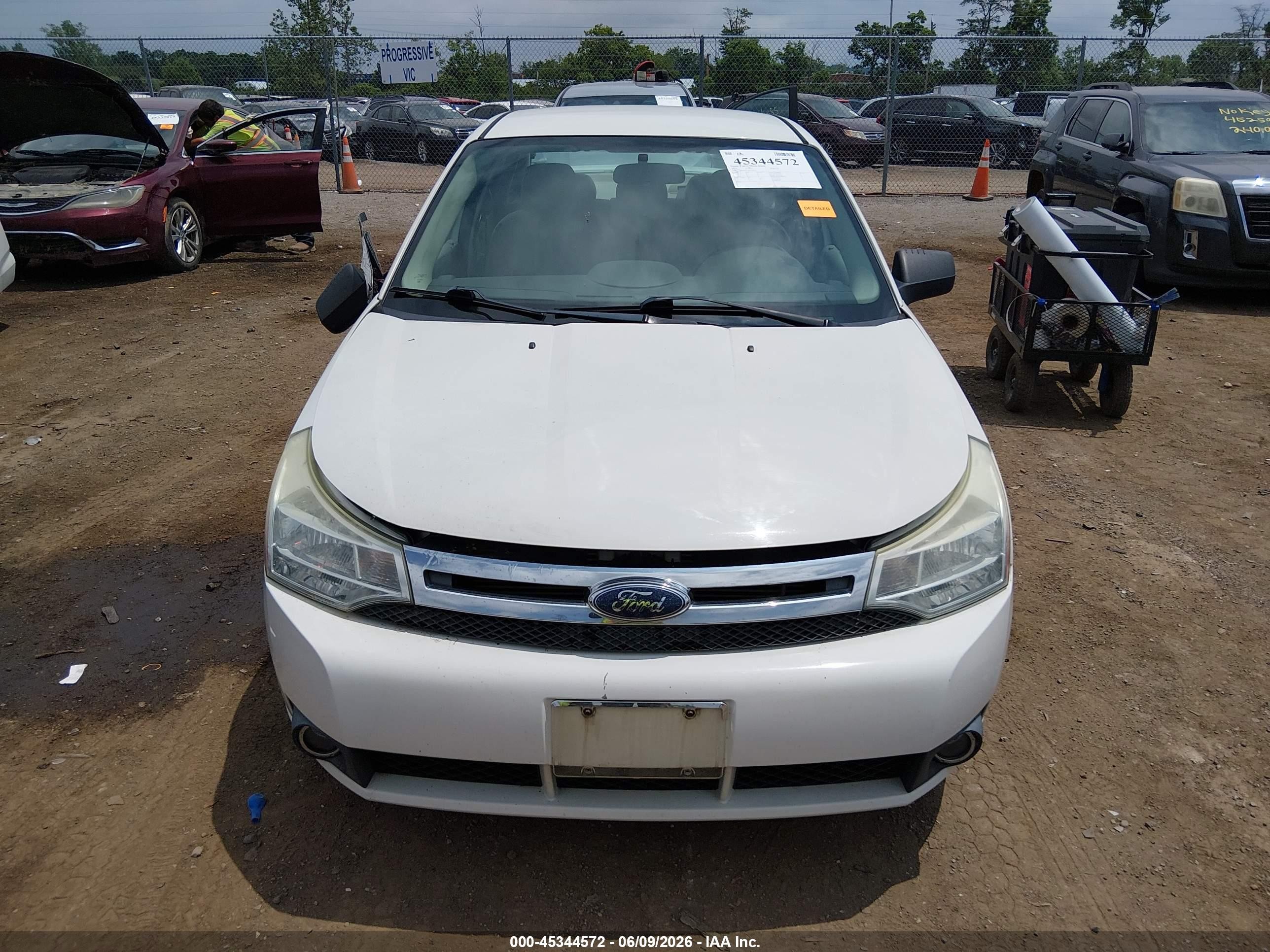 2010 Ford Focus Se White vin: 1FAHP3FN1AW159116