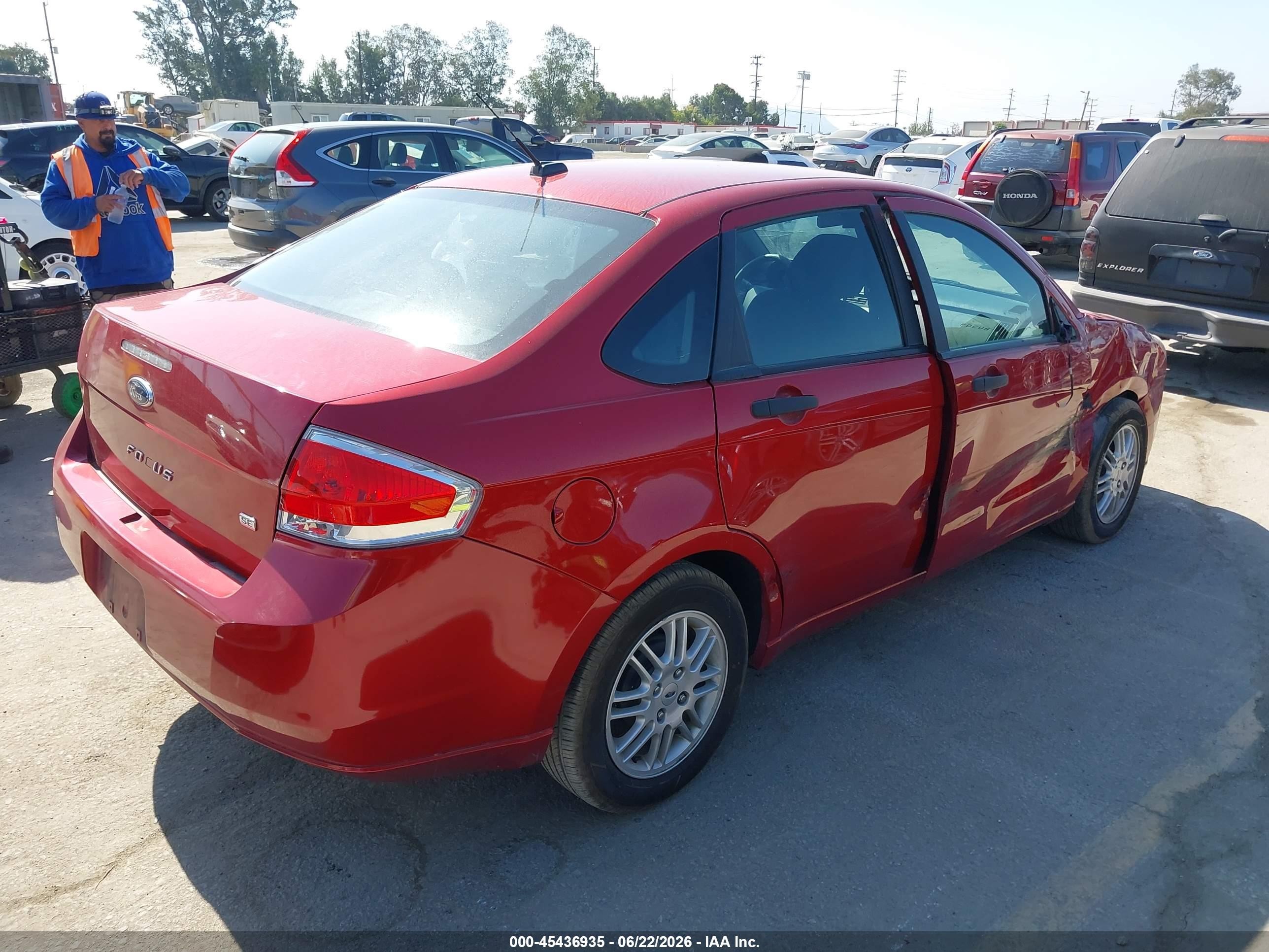 2010 Ford Focus Se Red vin: 1FAHP3FN1AW172190