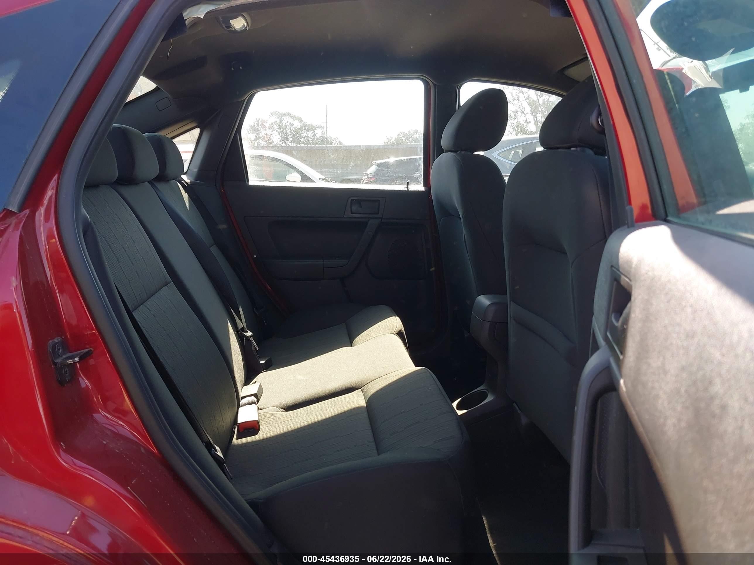 2010 Ford Focus Se Red vin: 1FAHP3FN1AW172190
