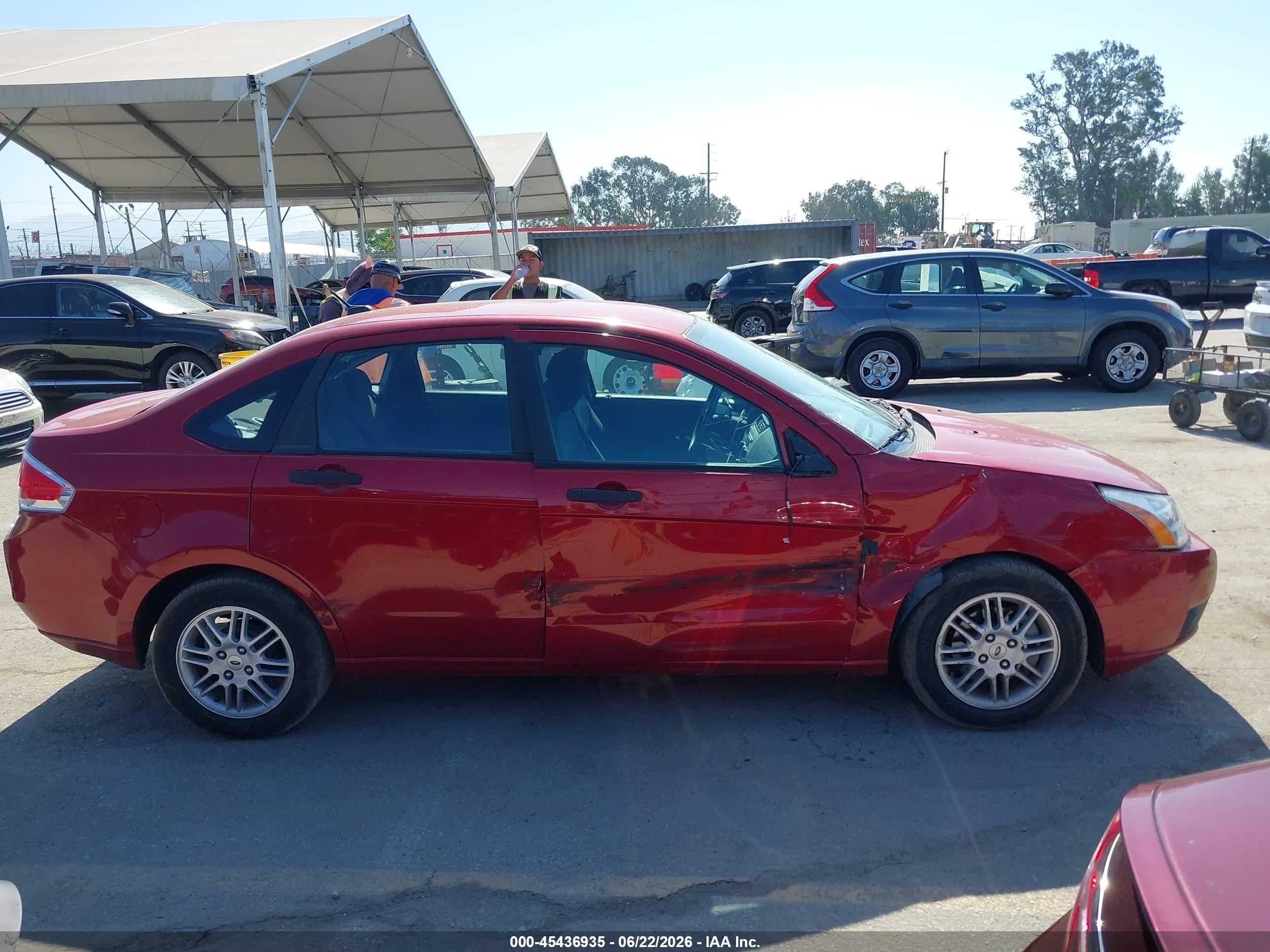 2010 Ford Focus Se Red vin: 1FAHP3FN1AW172190