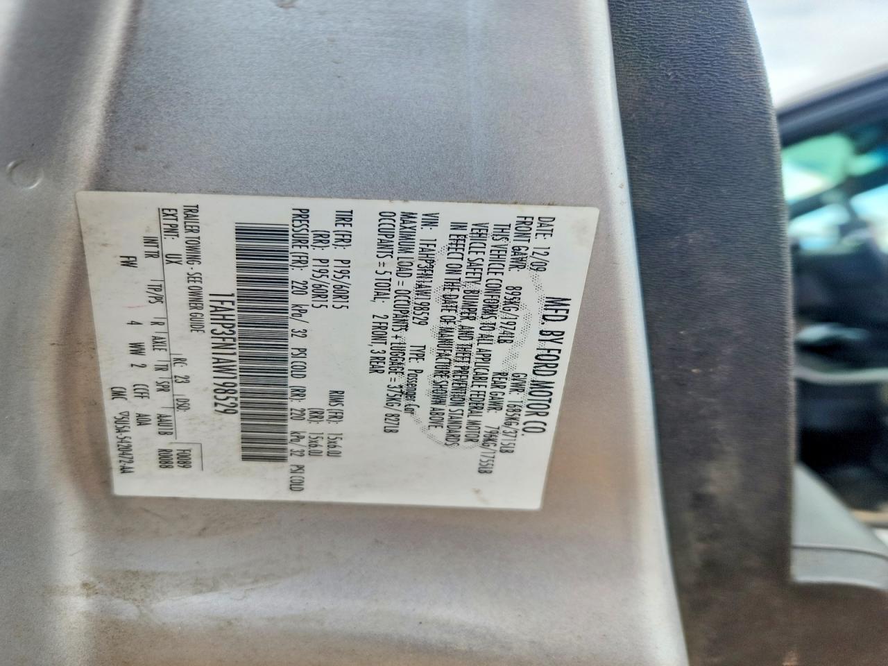 2010 Ford Focus Se Silver vin: 1FAHP3FN1AW198529