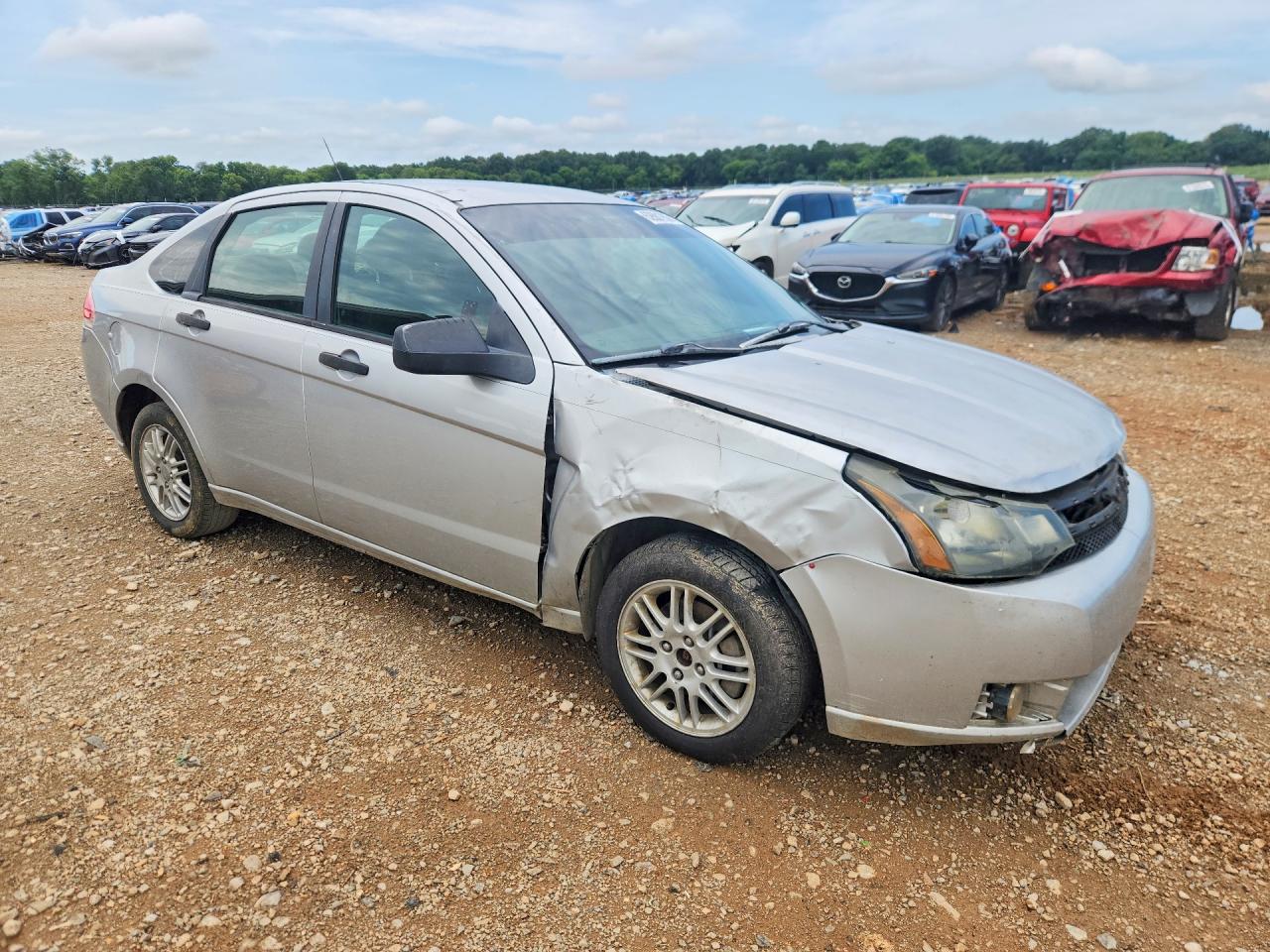 2010 Ford Focus Se Silver vin: 1FAHP3FN1AW198529