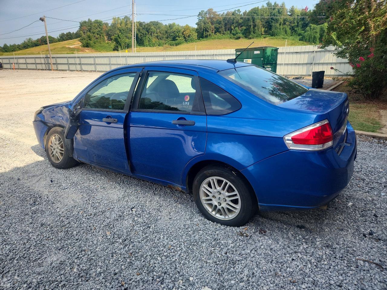 2010 Ford Focus Se Blue vin: 1FAHP3FN1AW201106