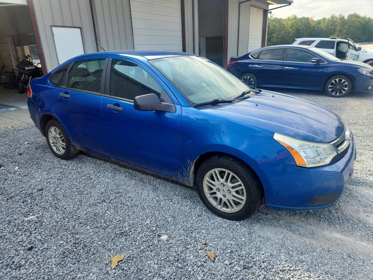 2010 Ford Focus Se Blue vin: 1FAHP3FN1AW201106